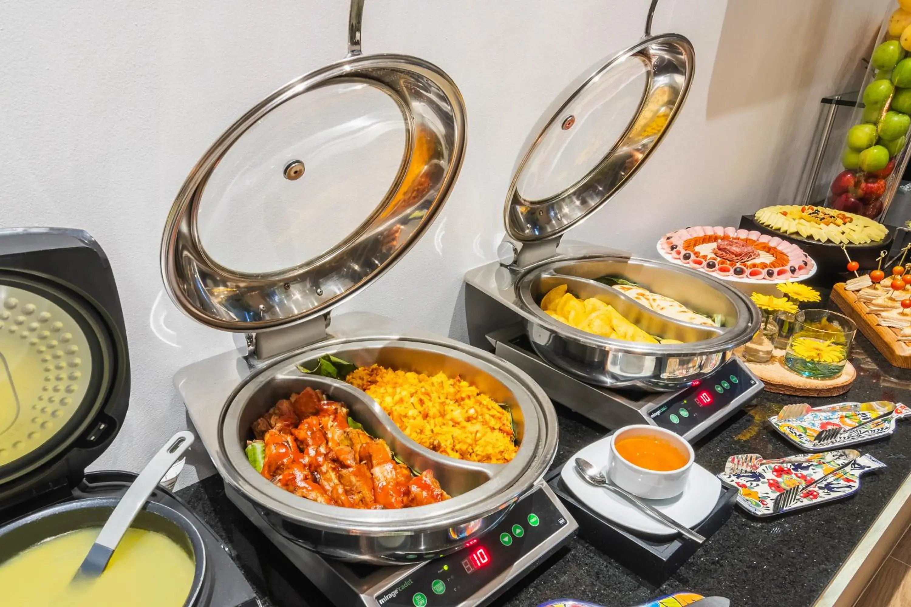 Buffet breakfast in GHL Collection 93 Buffet breakfast in GHL Collection 93