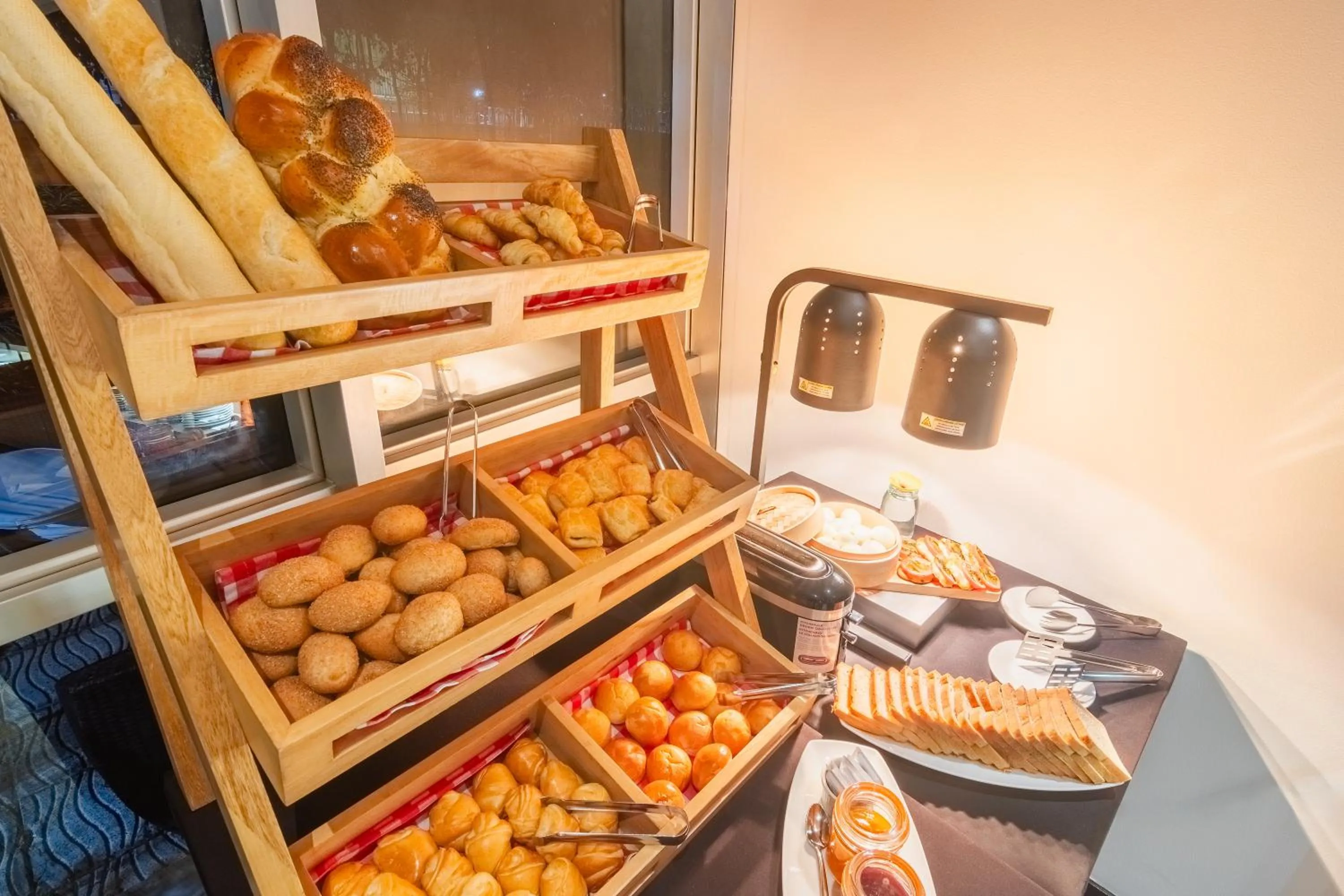 Breakfast in GHL Collection 93