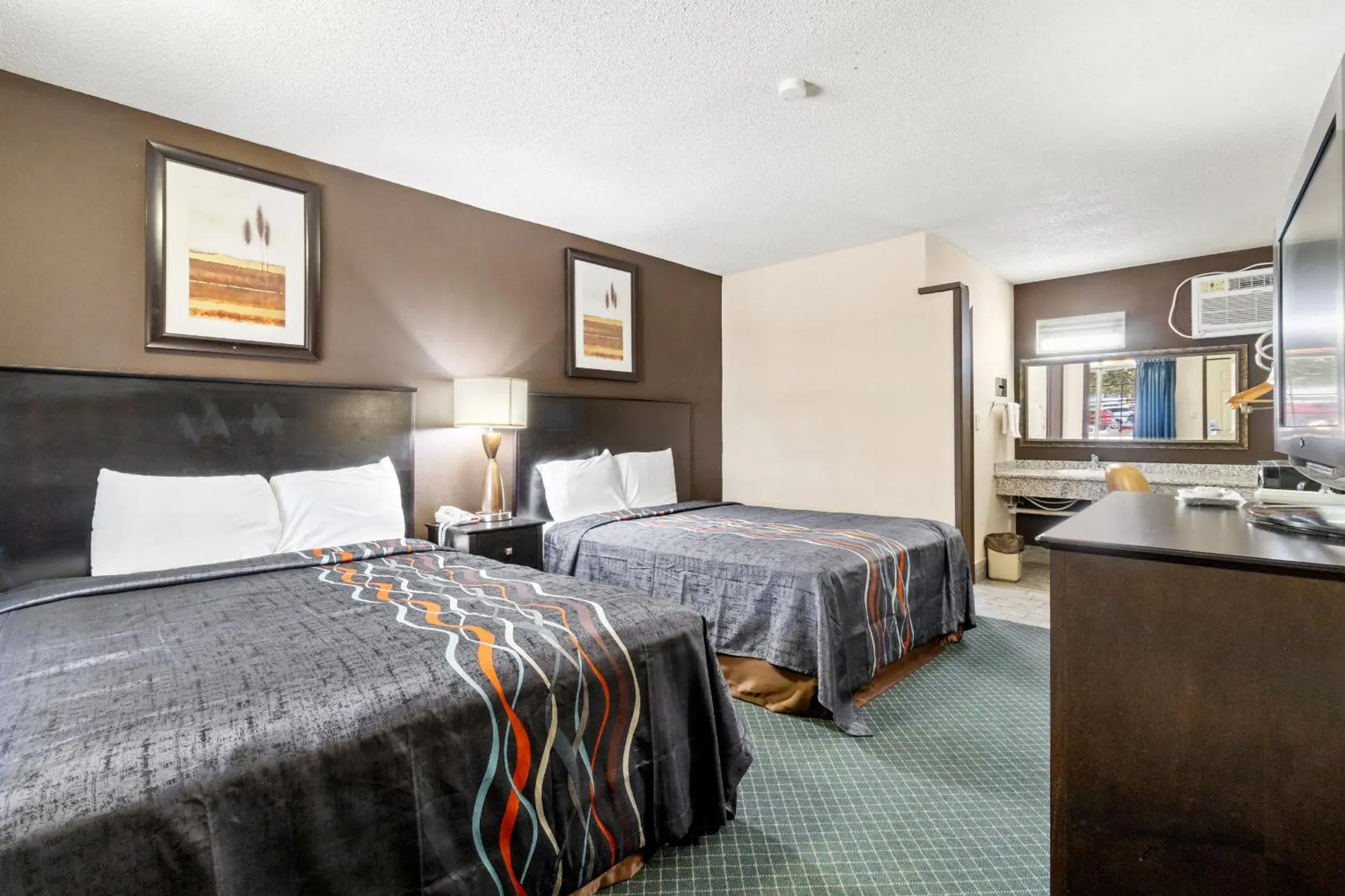 Double Room with Two Double Beds in Economy Inn Barstow Double Room with Two Double Beds in Economy Inn Barstow