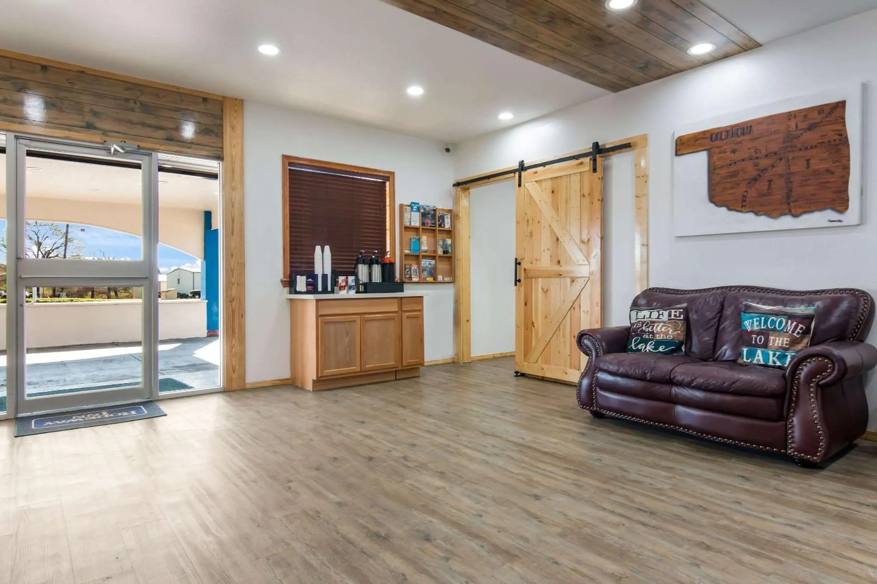 Lobby or reception in Rodeway Inn Broken Bow-Hochatown Lobby or reception in Rodeway Inn Broken Bow-Hochatown