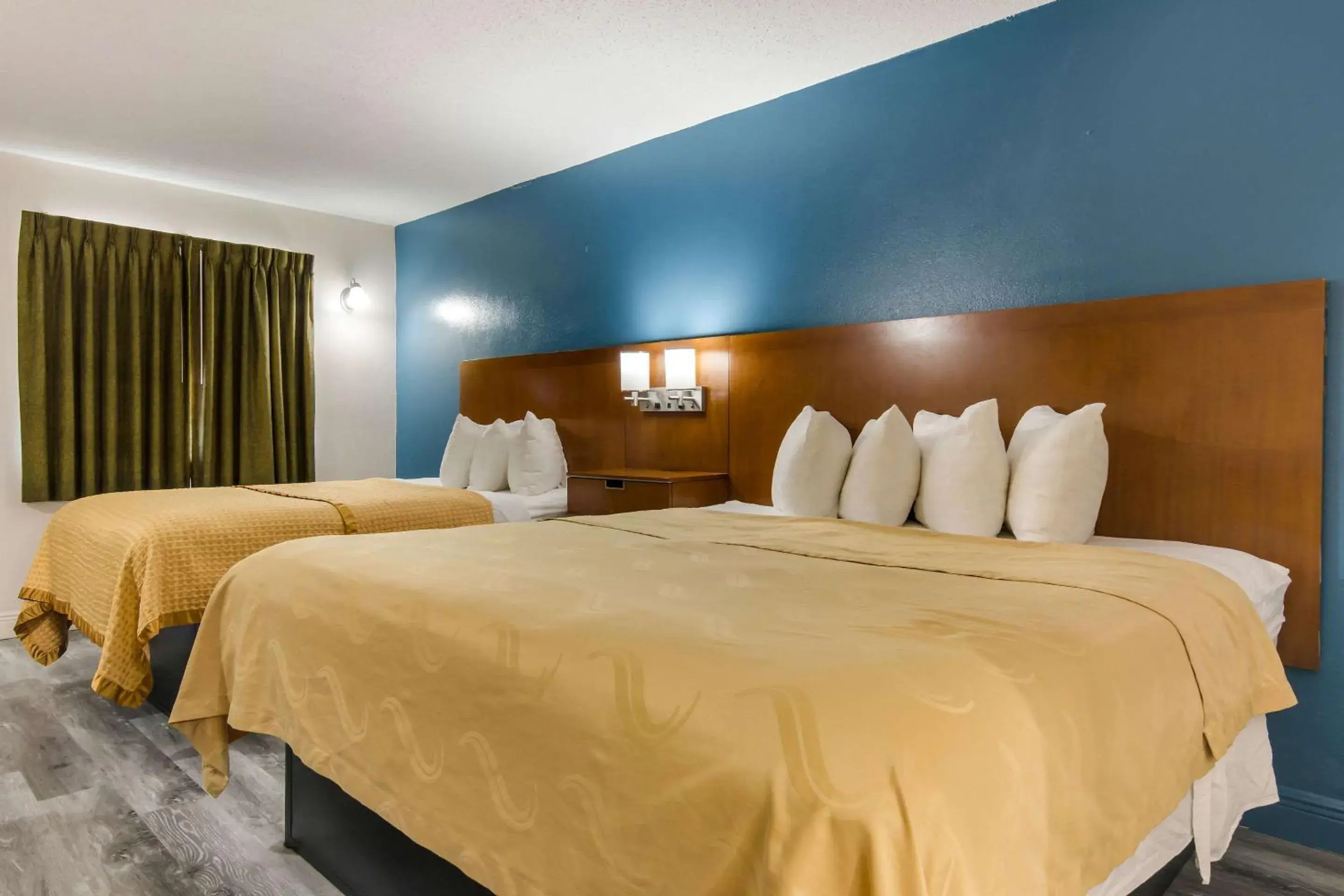 Bedroom, Bed in Rodeway Inn Broken Bow-Hochatown Bedroom, Bed in Rodeway Inn Broken Bow-Hochatown