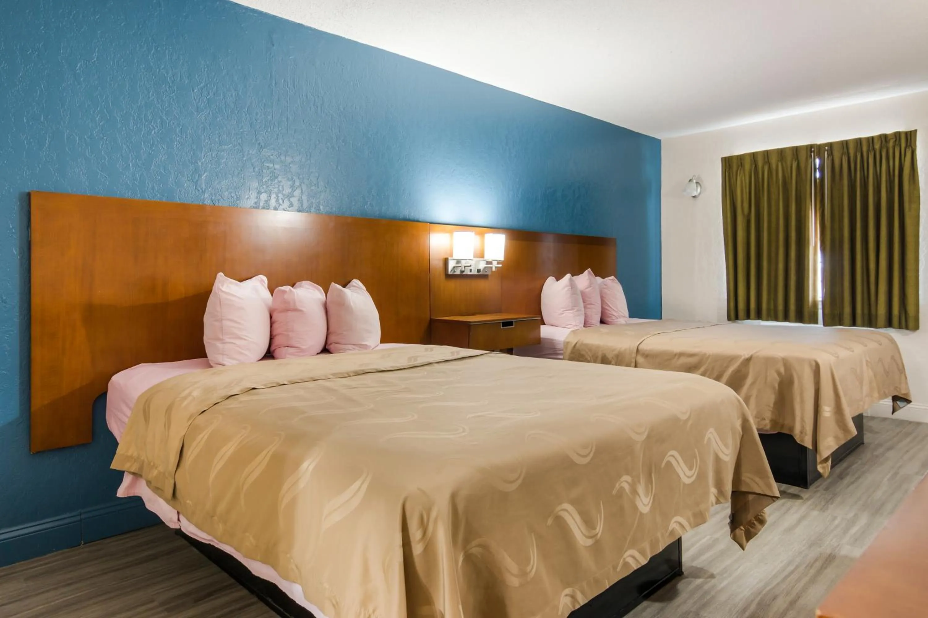 Bedroom, Bed in Rodeway Inn Broken Bow-Hochatown