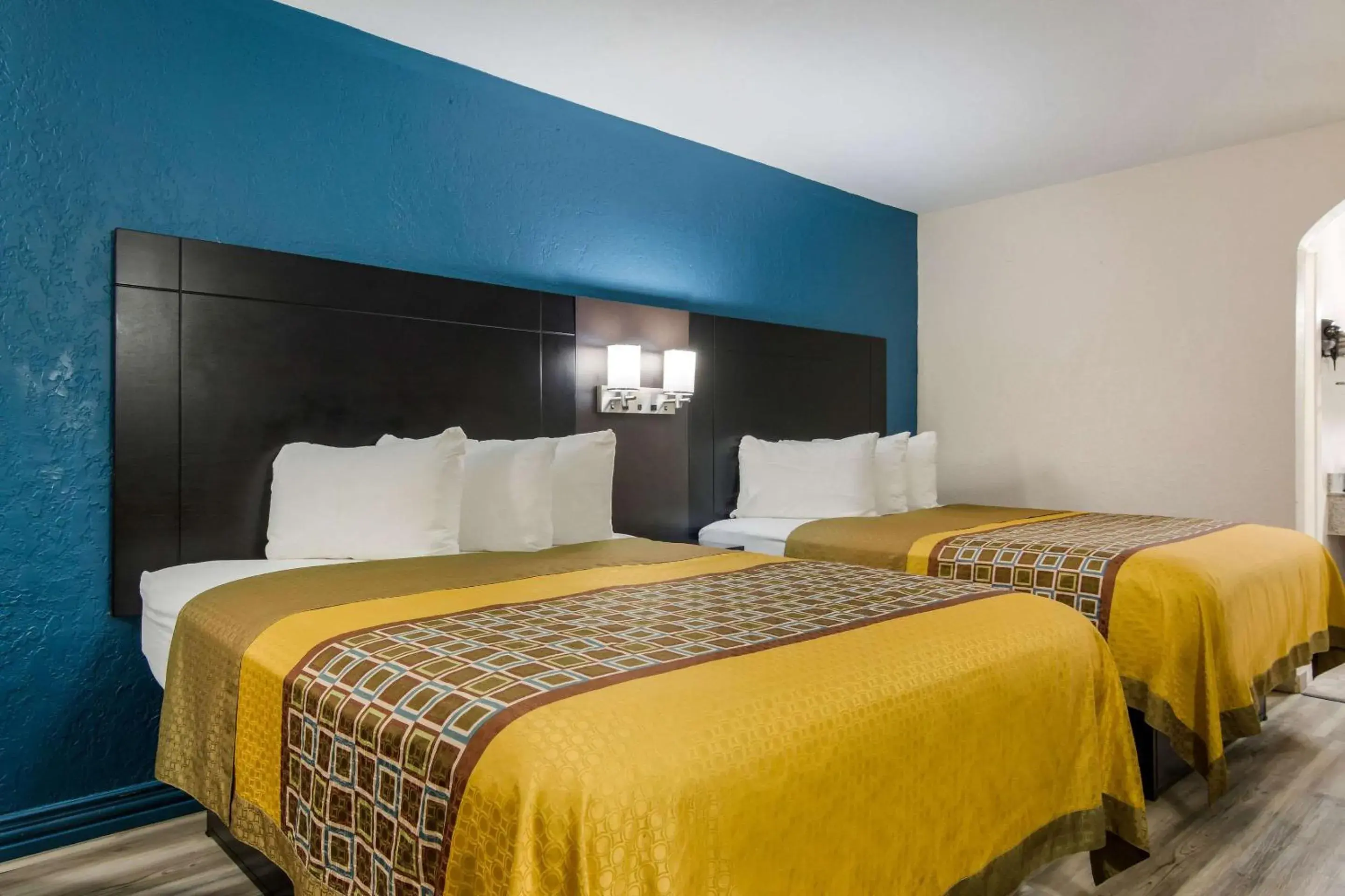 Bedroom, Bed in Rodeway Inn Broken Bow-Hochatown Bedroom, Bed in Rodeway Inn Broken Bow-Hochatown