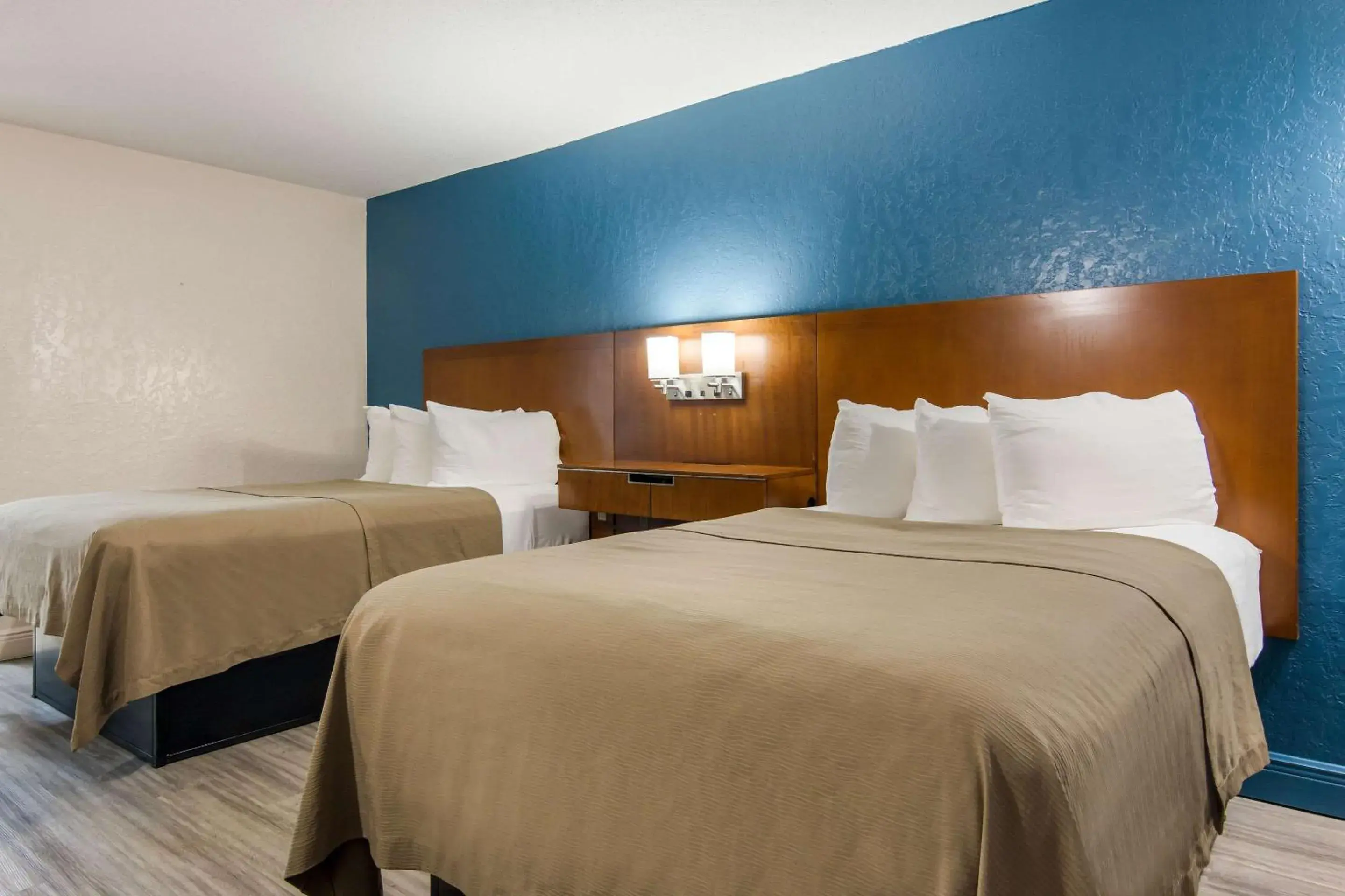 Bedroom, Bed in Rodeway Inn Broken Bow-Hochatown Bedroom, Bed in Rodeway Inn Broken Bow-Hochatown