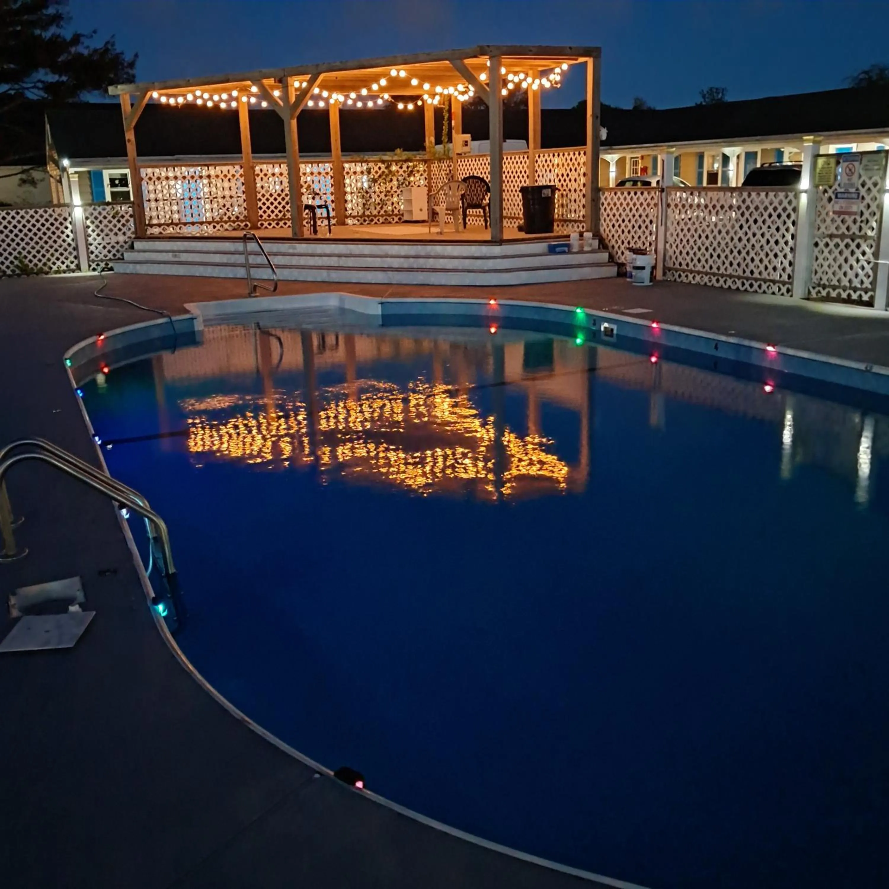 Pool view in Jonathan Edwards Motel