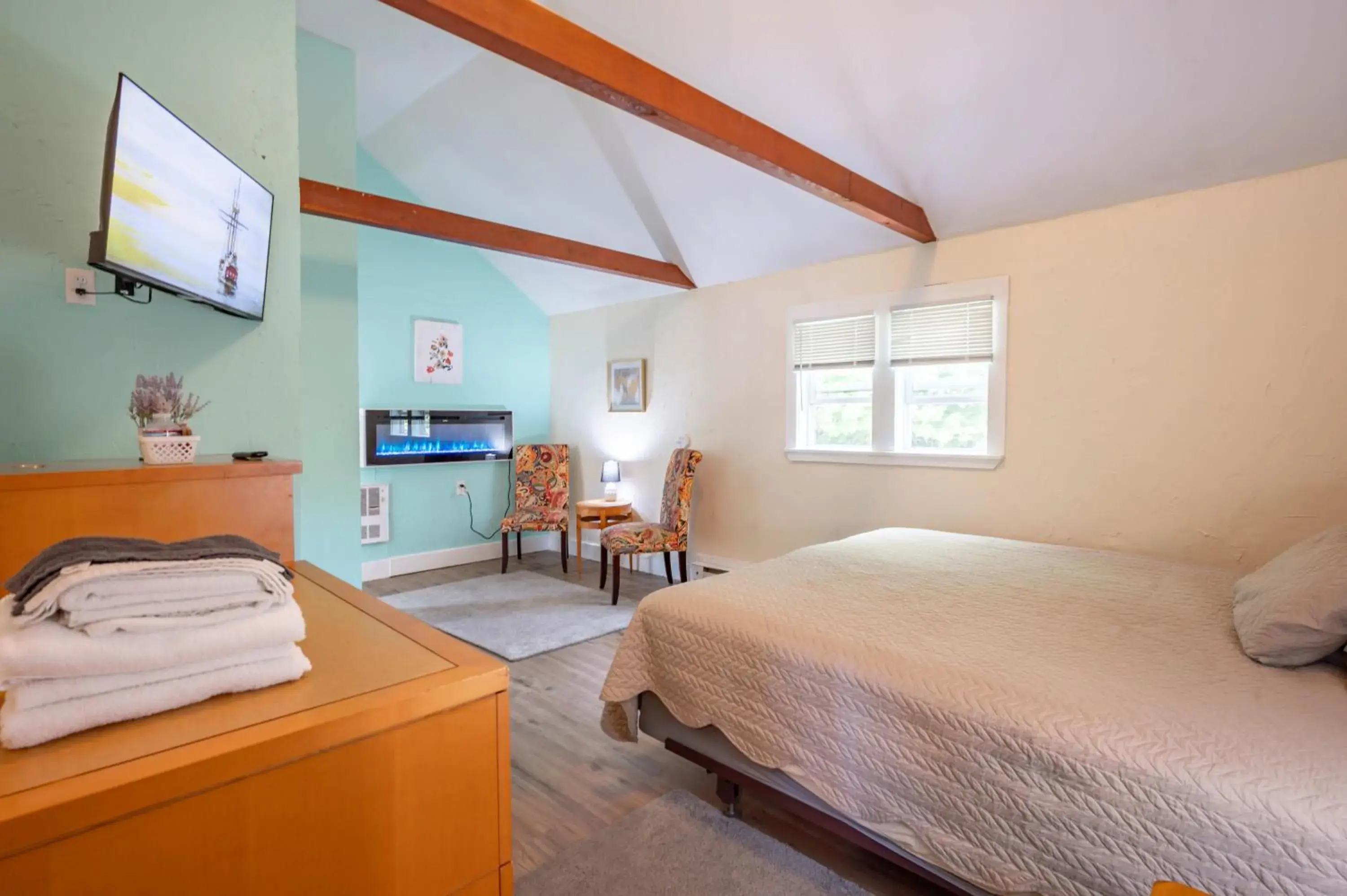 Bed in Jonathan Edwards Motel Bed in Jonathan Edwards Motel