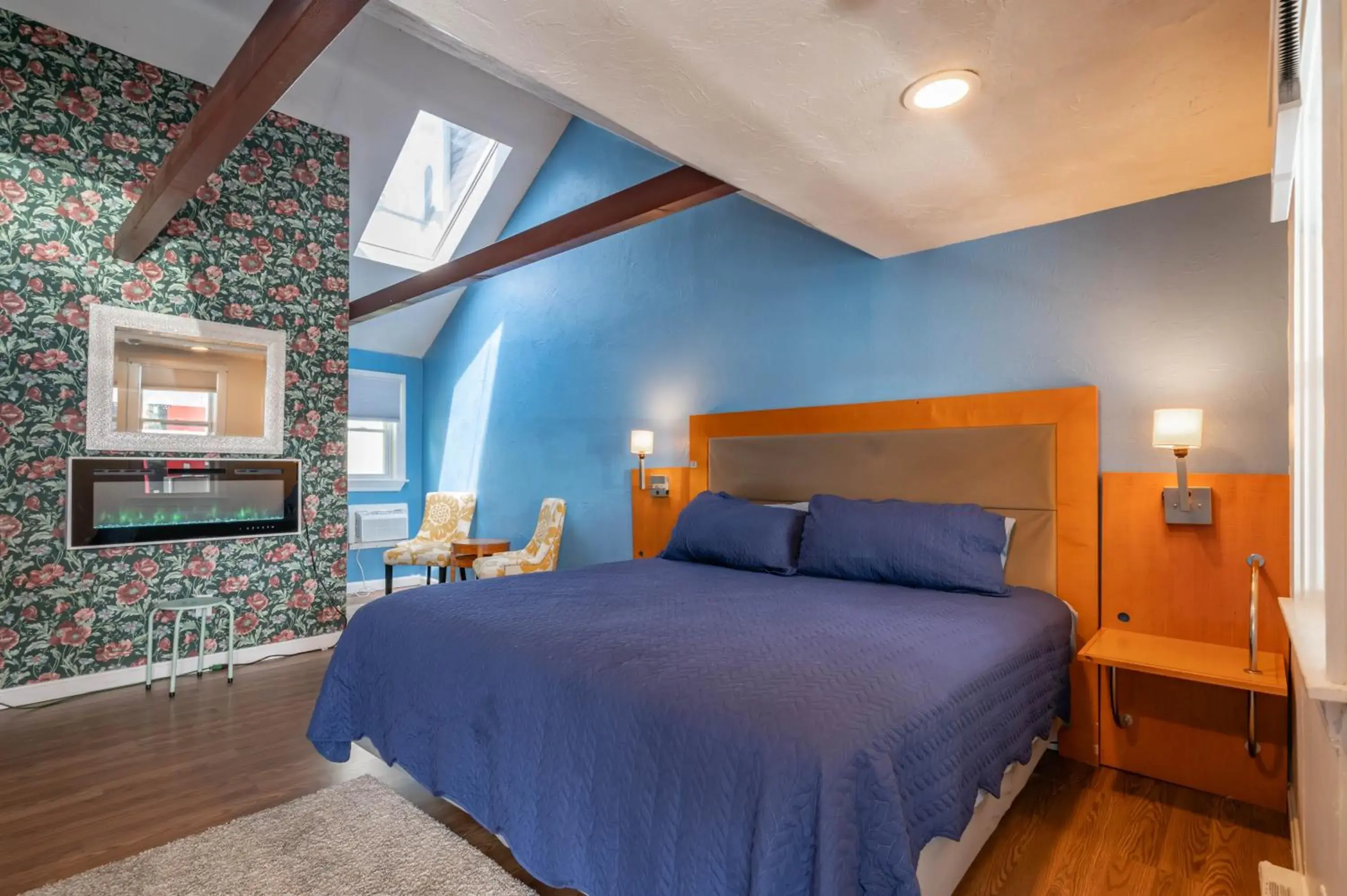 Bed in Jonathan Edwards Motel Bed in Jonathan Edwards Motel