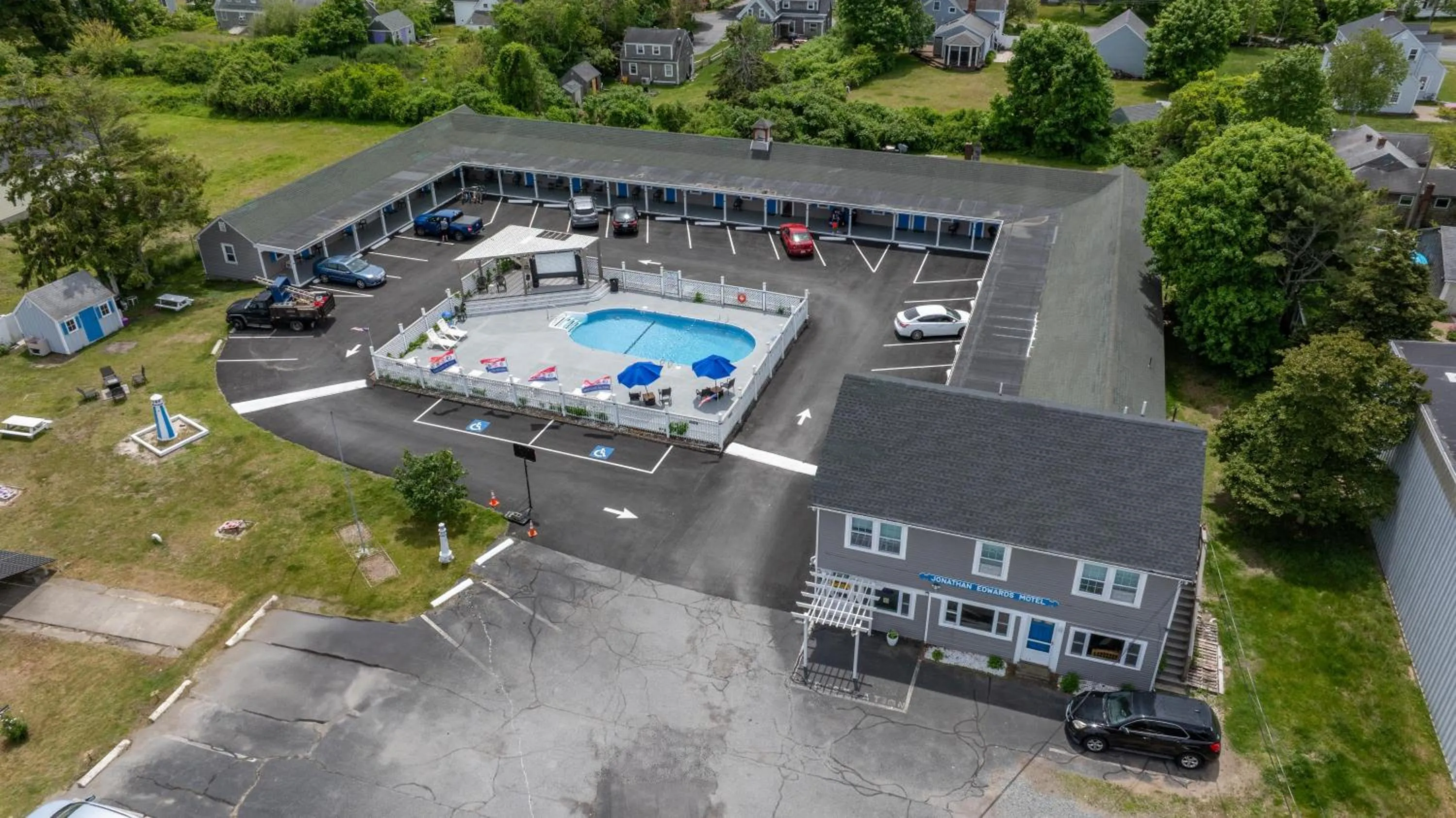 Bird's eye view in Jonathan Edwards Motel
