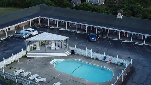 Property building in Jonathan Edwards Motel