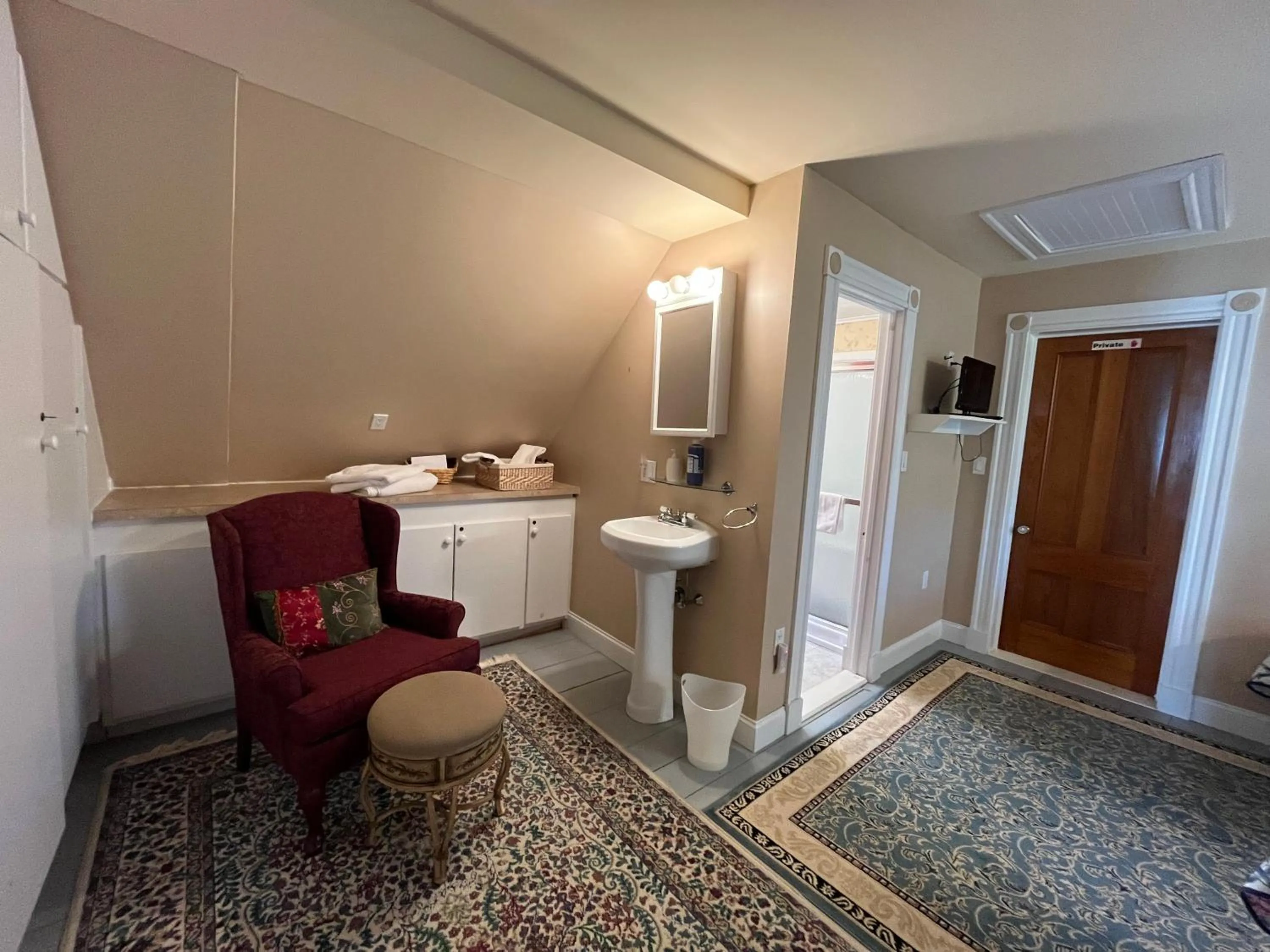 Seating area in Cheney House Bed & Breakfast