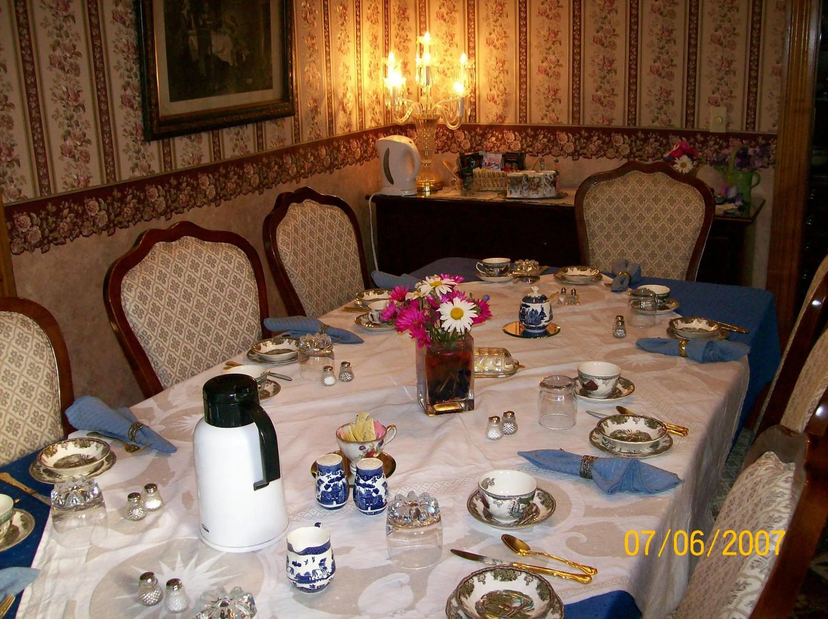 Dining area in Cheney House Bed & Breakfast