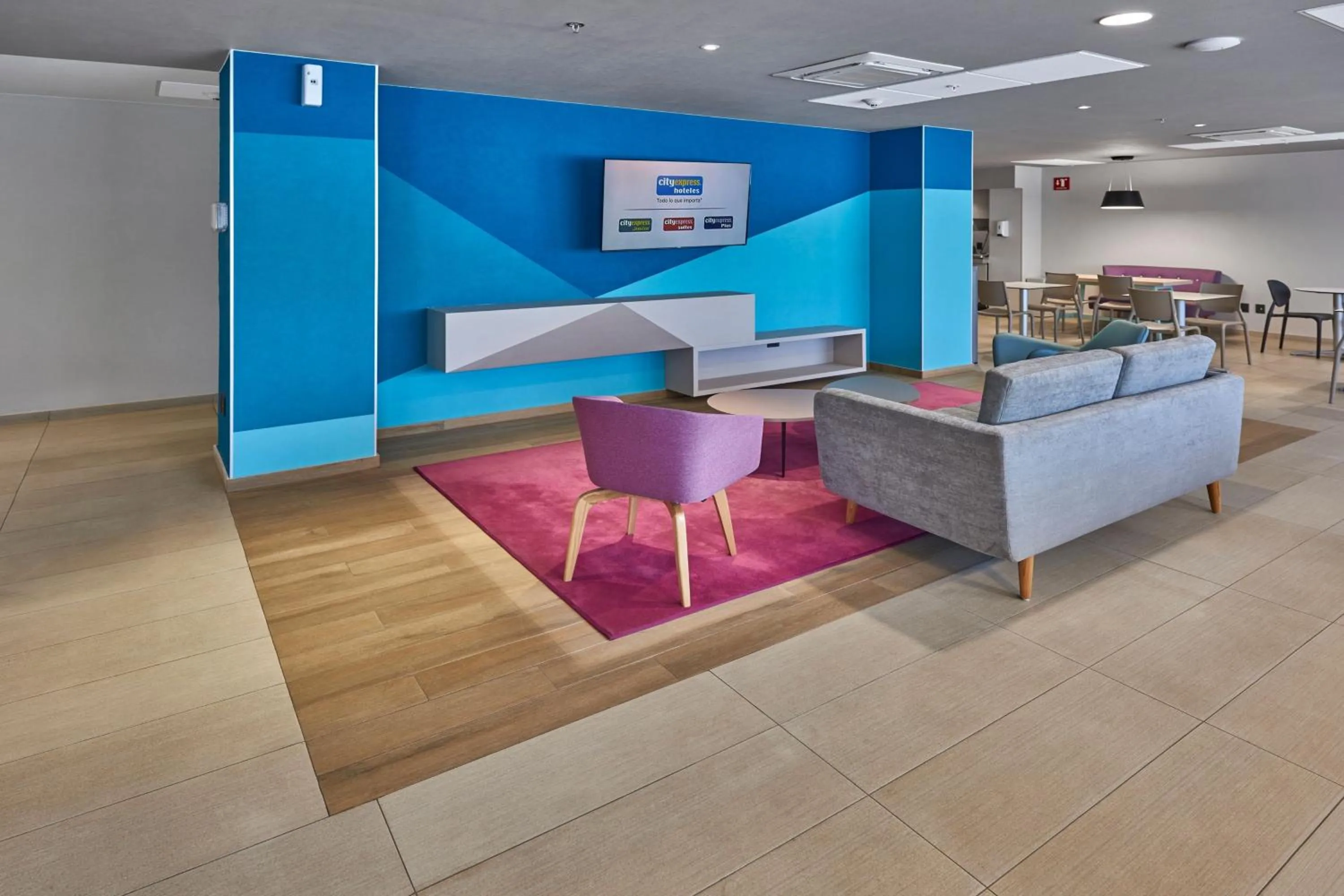 Lobby or reception in City Express by Marriott Suites Toluca