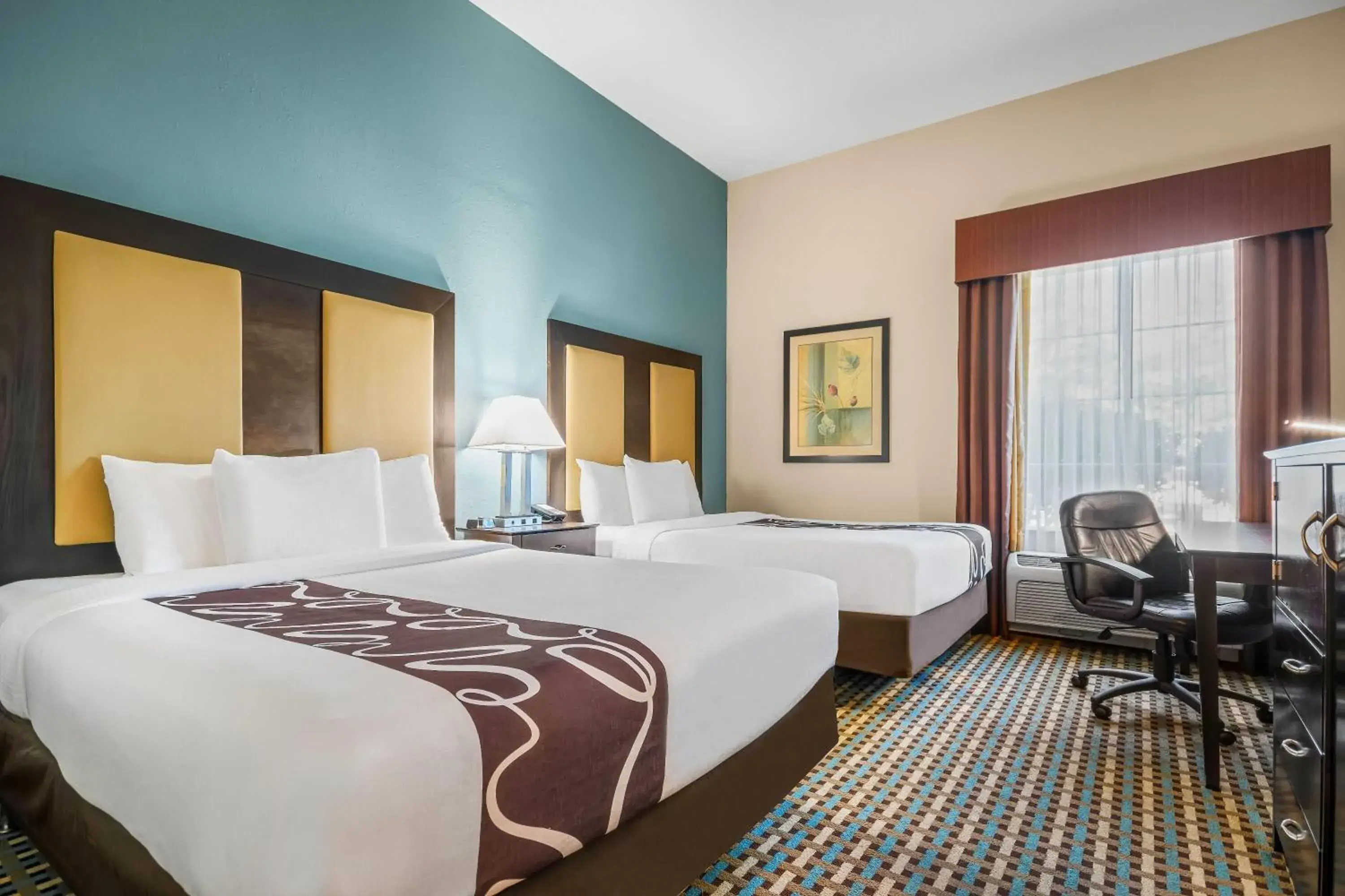 Double Room with Two Double Beds and Mobility/Hearing Impaired Access in La Quinta by Wyndham Stonington-Mystic Area Double Room with Two Double Beds and Mobility/Hearing Impaired Access in La Quinta by Wyndham Stonington-Mystic Area