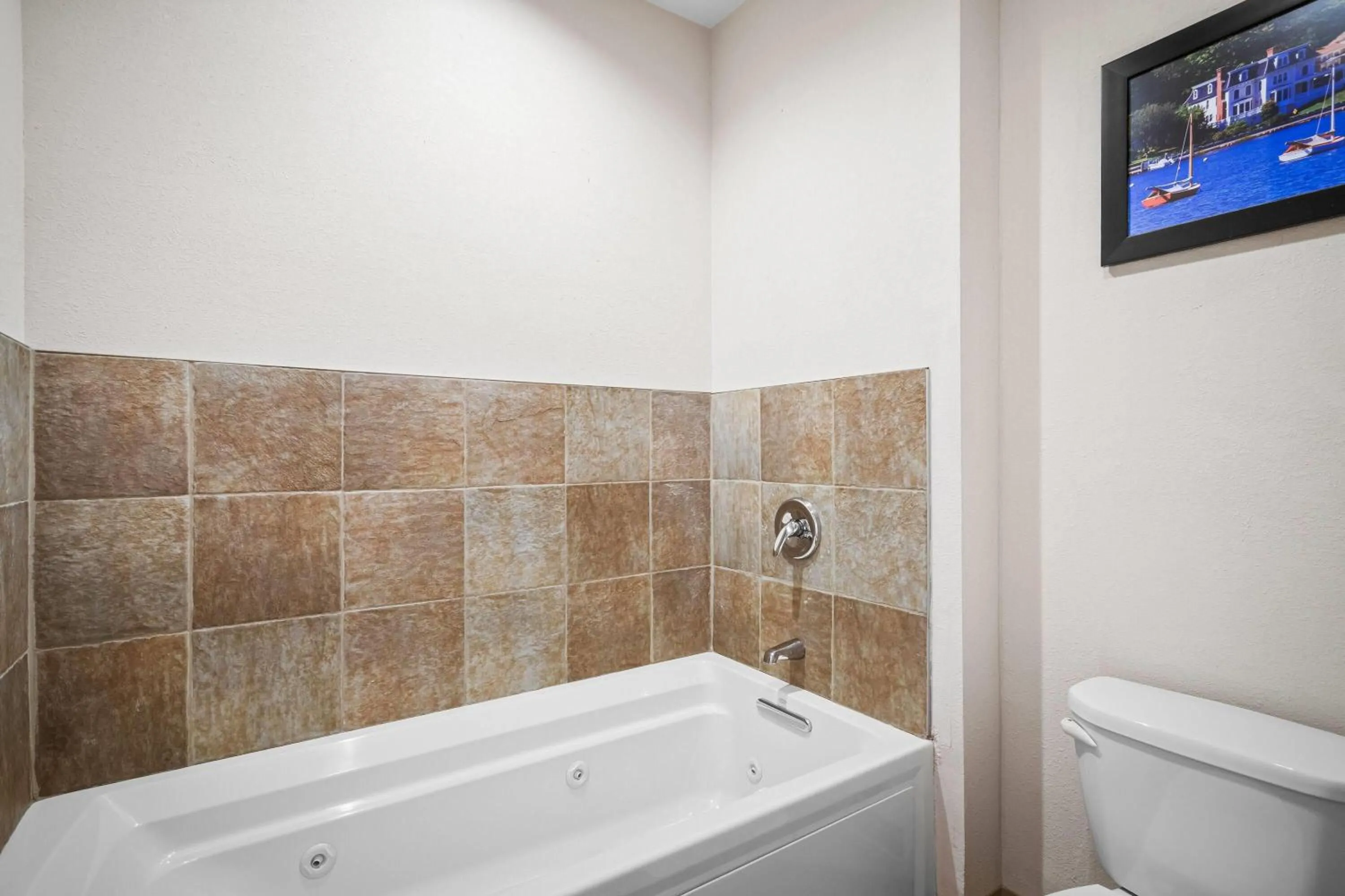 Bathroom in La Quinta by Wyndham Stonington-Mystic Area
