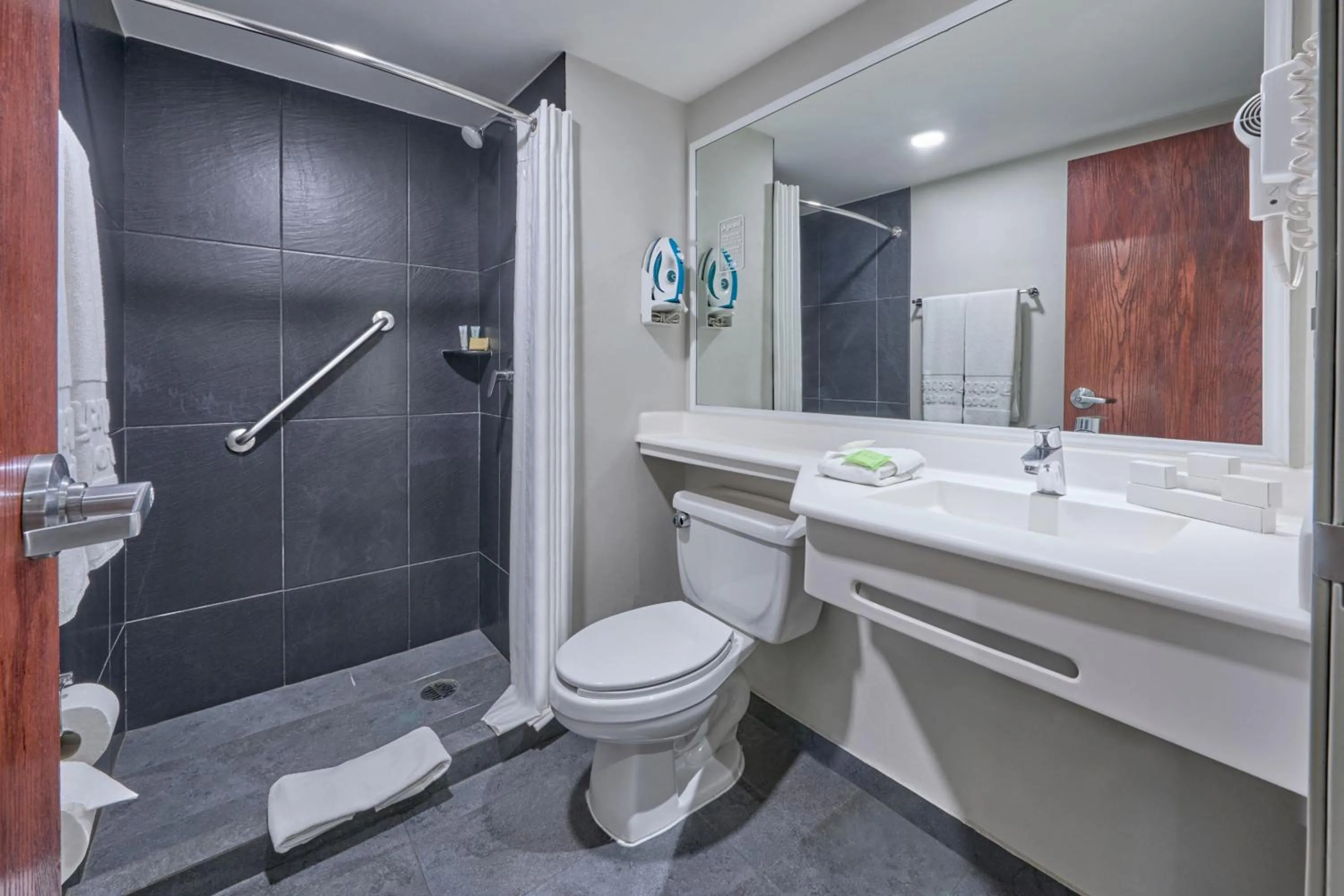 Bathroom in City Express by Marriott Mexicali