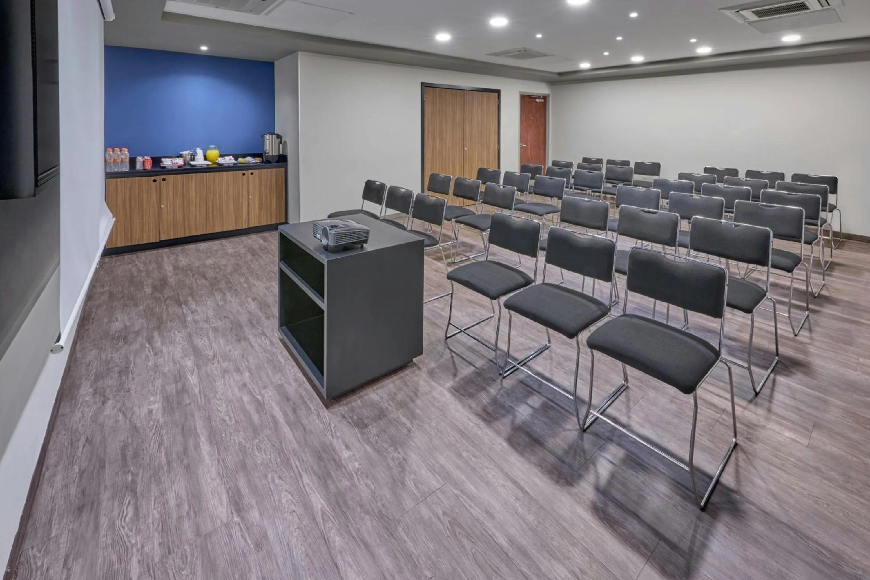 Meeting/conference room in City Express by Marriott Mexicali