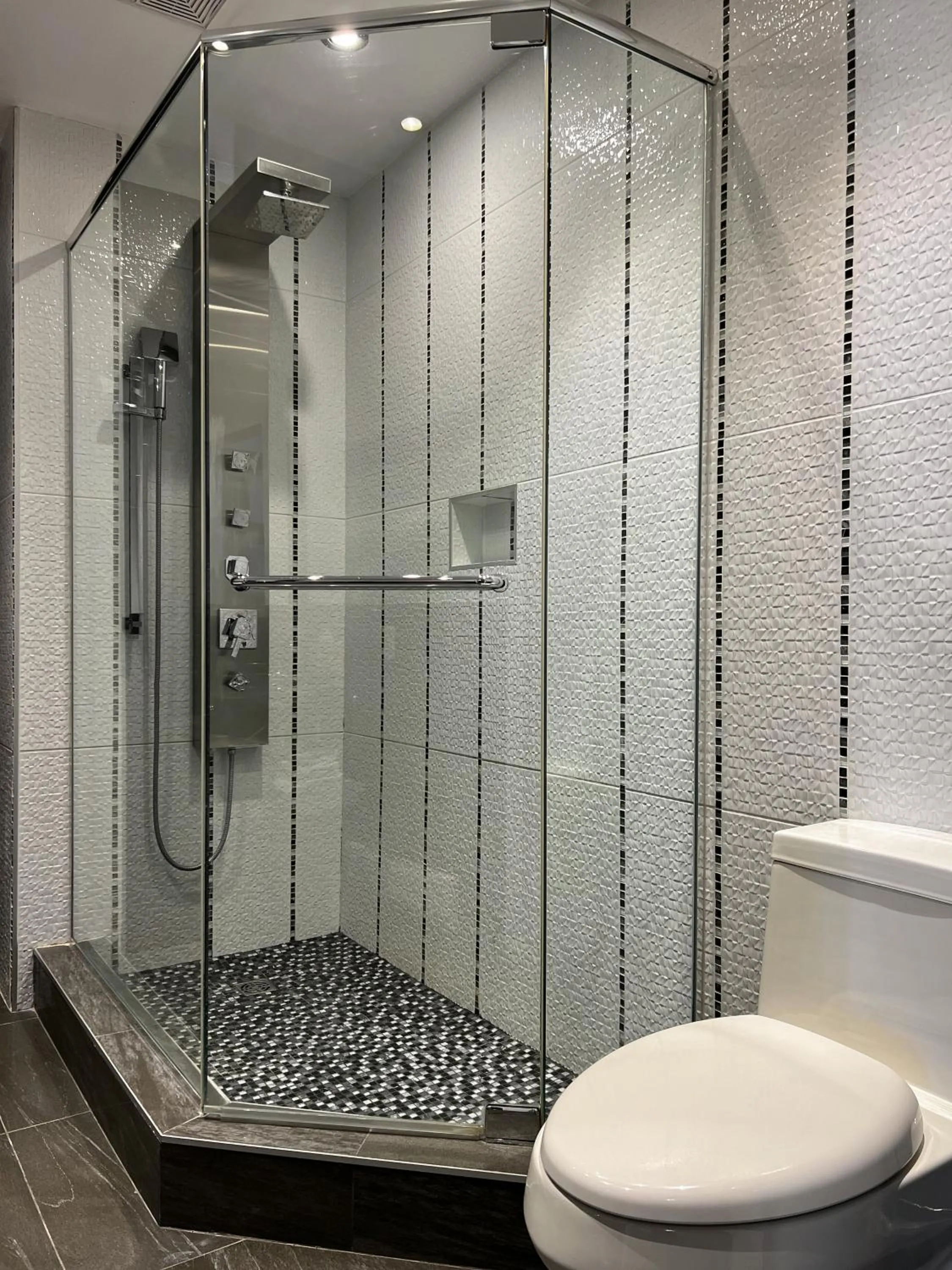 Bathroom in Lofts du Vieux-Port by Gray Collection
