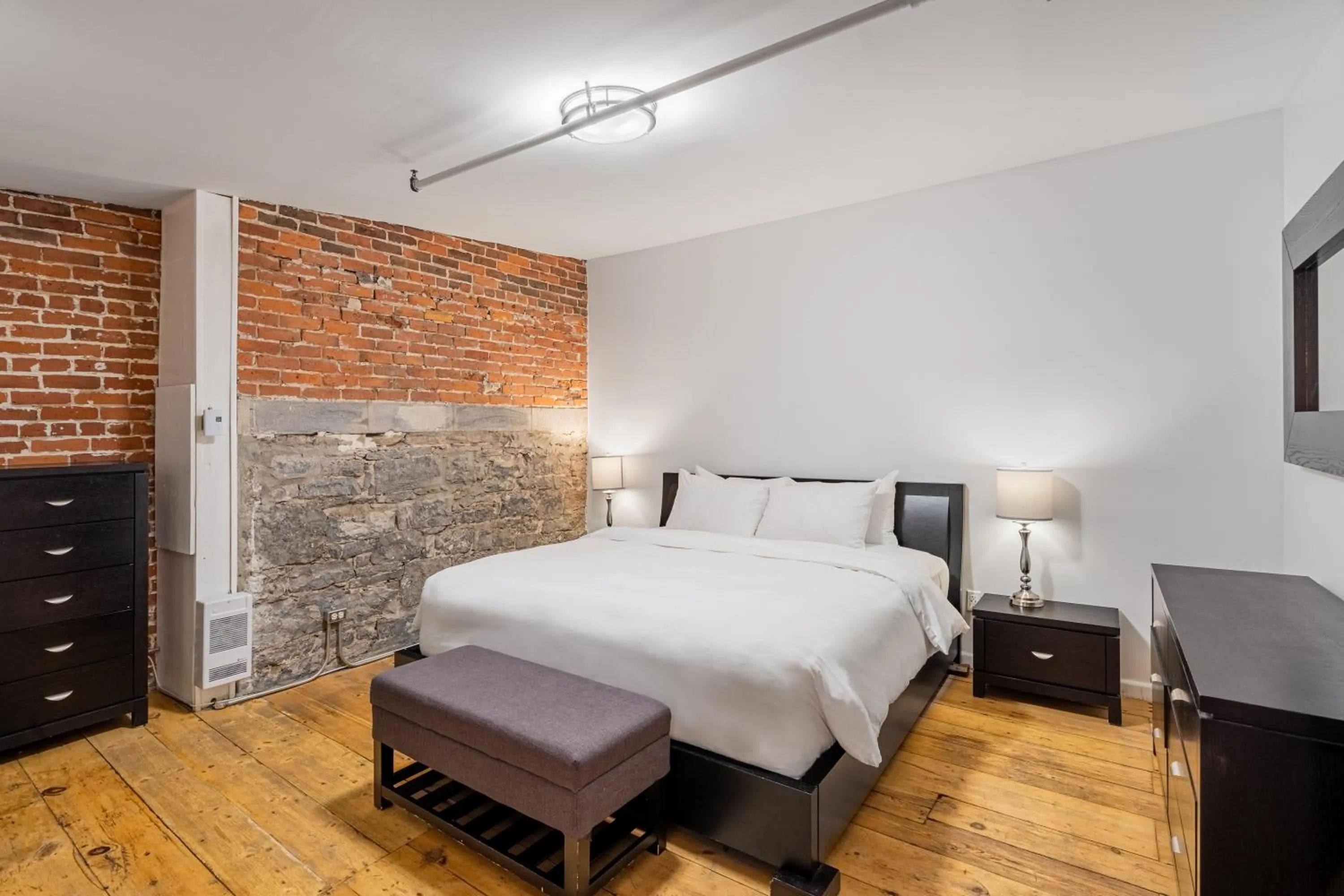 Bed in Lofts du Vieux-Port by Gray Collection