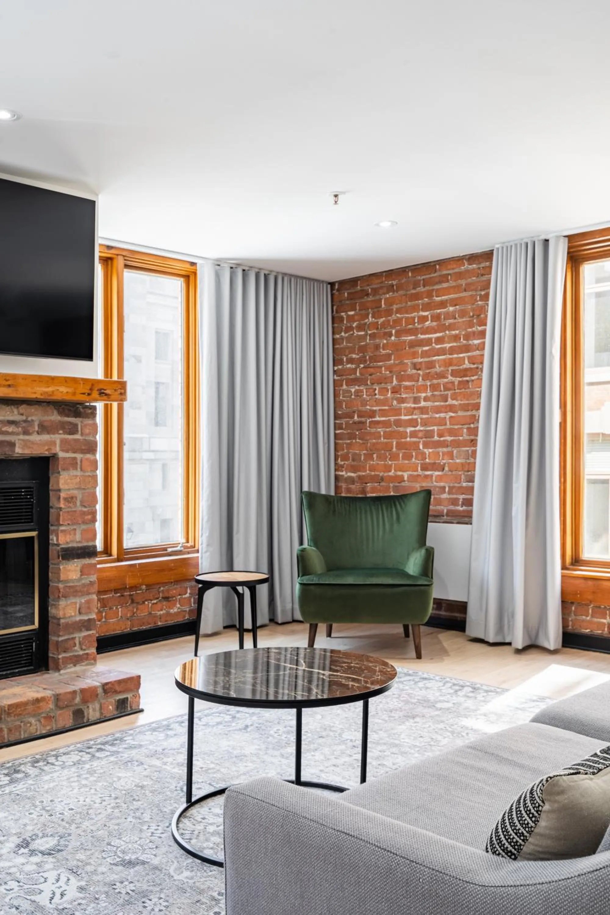 TV and multimedia in Lofts du Vieux-Port by Gray Collection