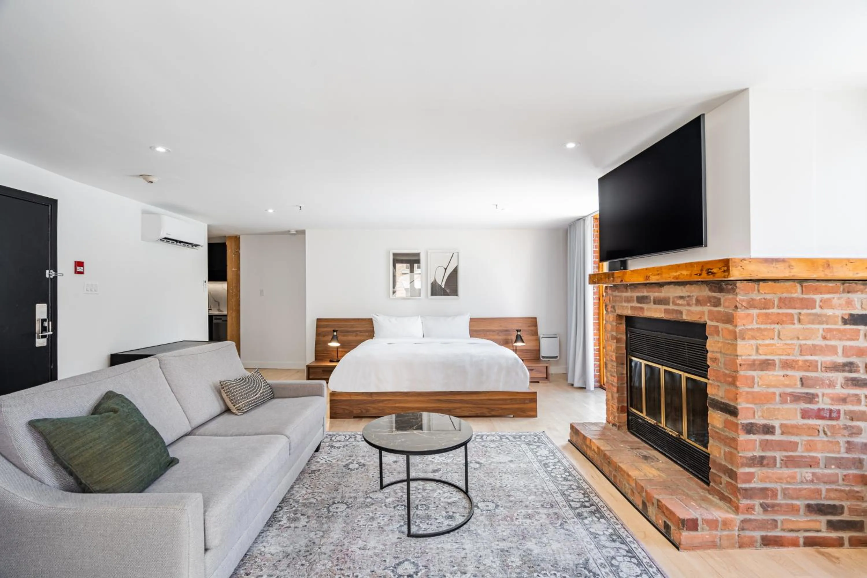 Bedroom in Lofts du Vieux-Port by Gray Collection