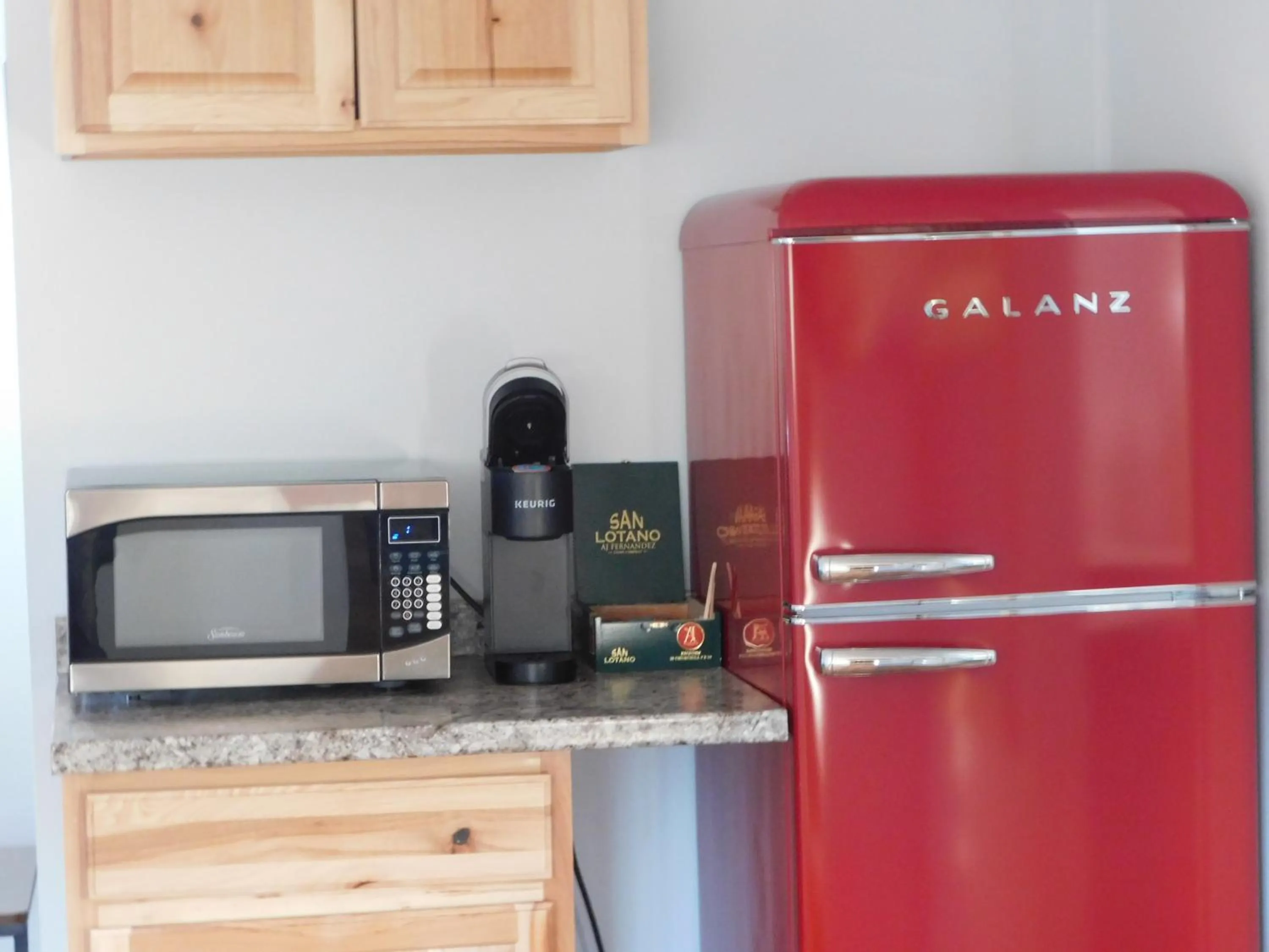 Coffee/tea facilities in Silver Ridge Lodge