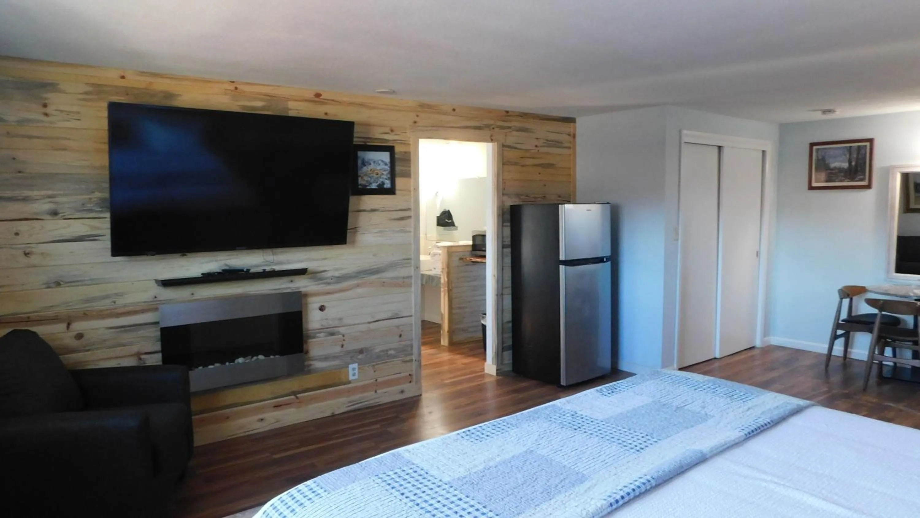 TV and multimedia, Bed in Silver Ridge Lodge