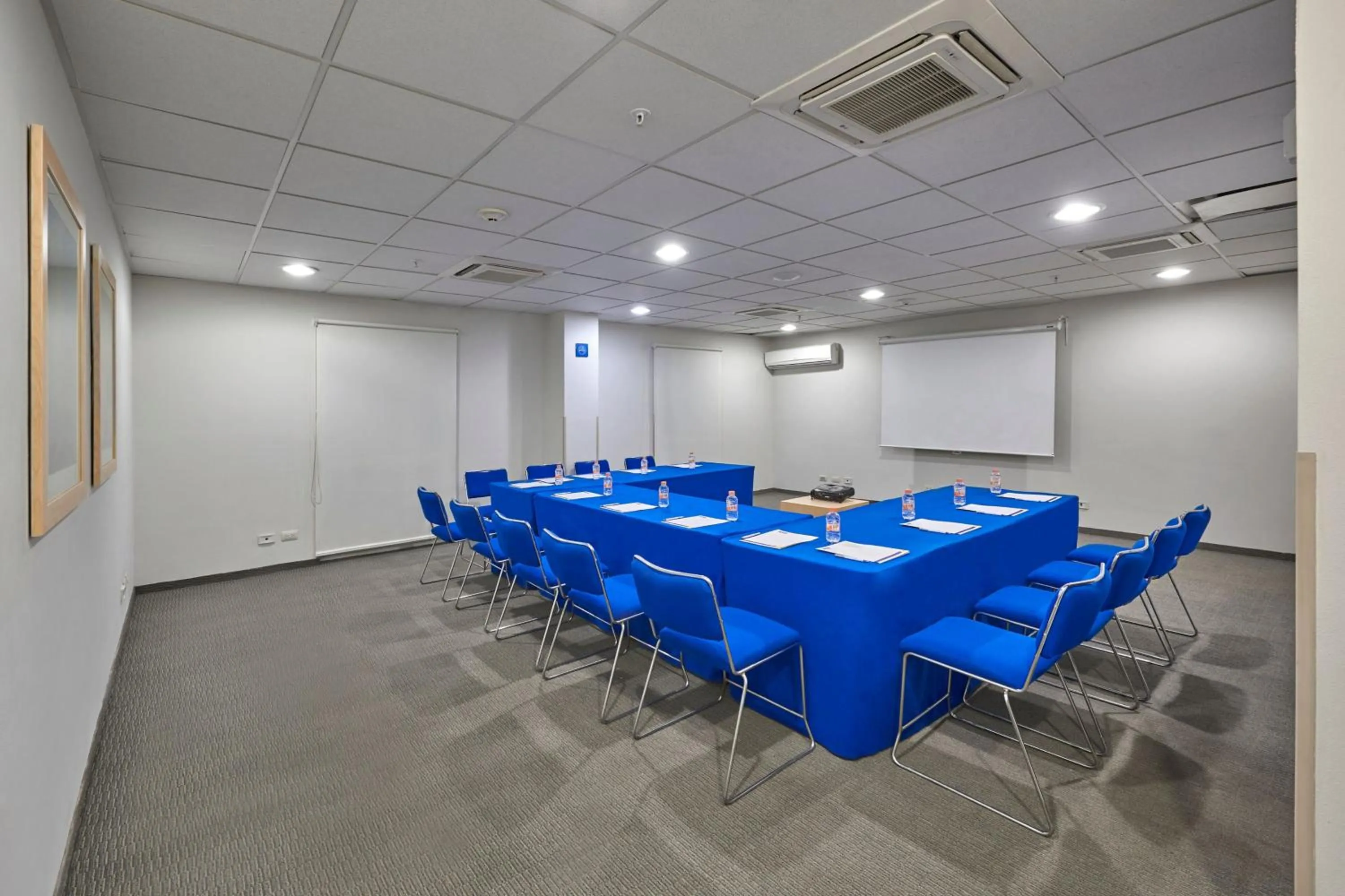 Meeting/conference room in City Express by Marriott Minatitlán