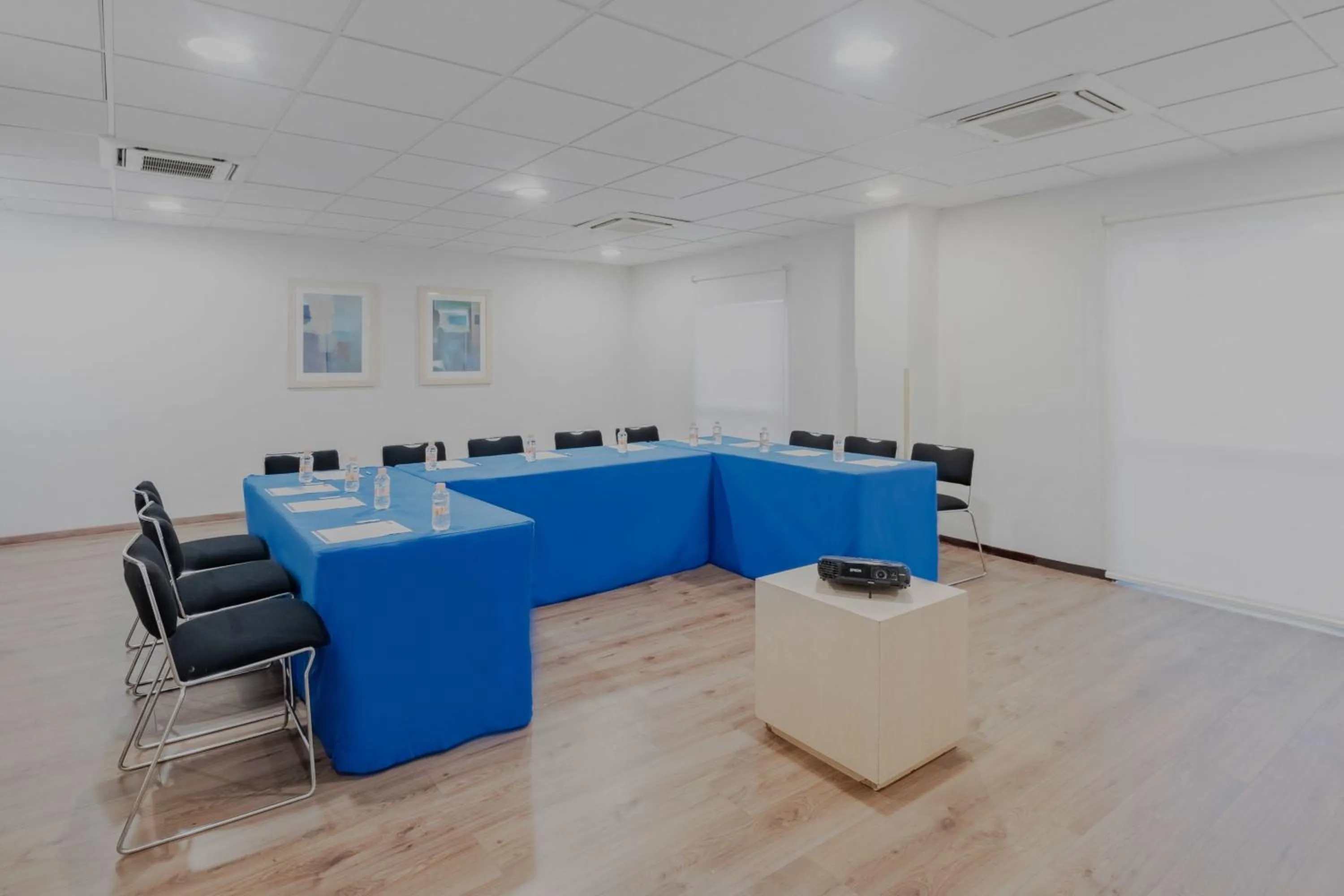 Meeting/conference room in City Express by Marriott Minatitlán