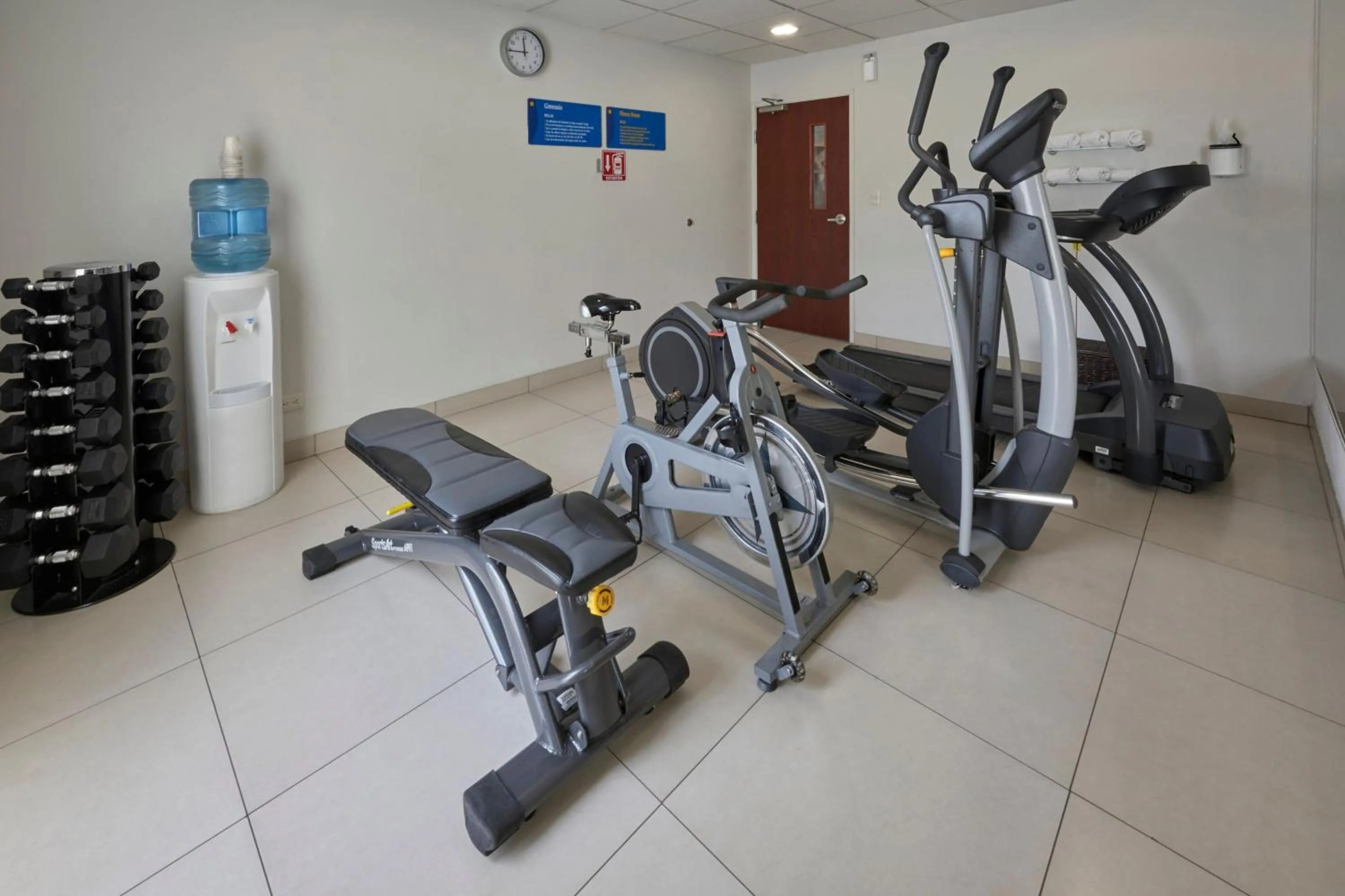 Fitness centre/facilities in City Express by Marriott Minatitlán
