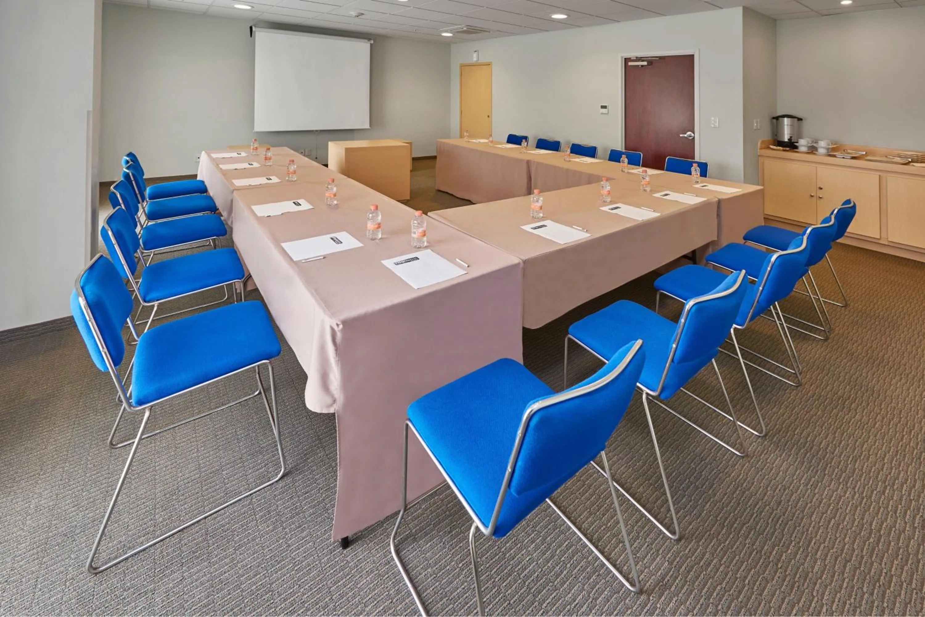 Meeting/conference room in City Express by Marriott Minatitlán