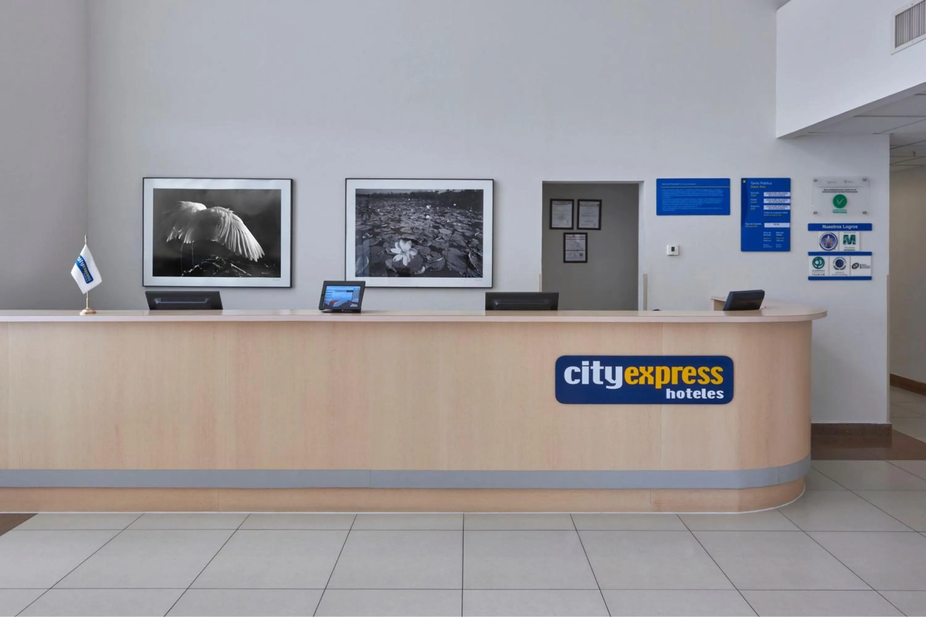Lobby or reception in City Express by Marriott Minatitlán