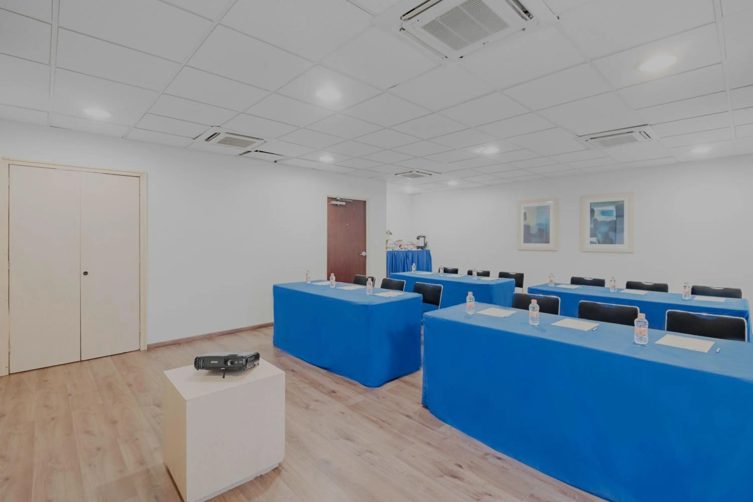 Meeting/conference room in City Express by Marriott Minatitlán