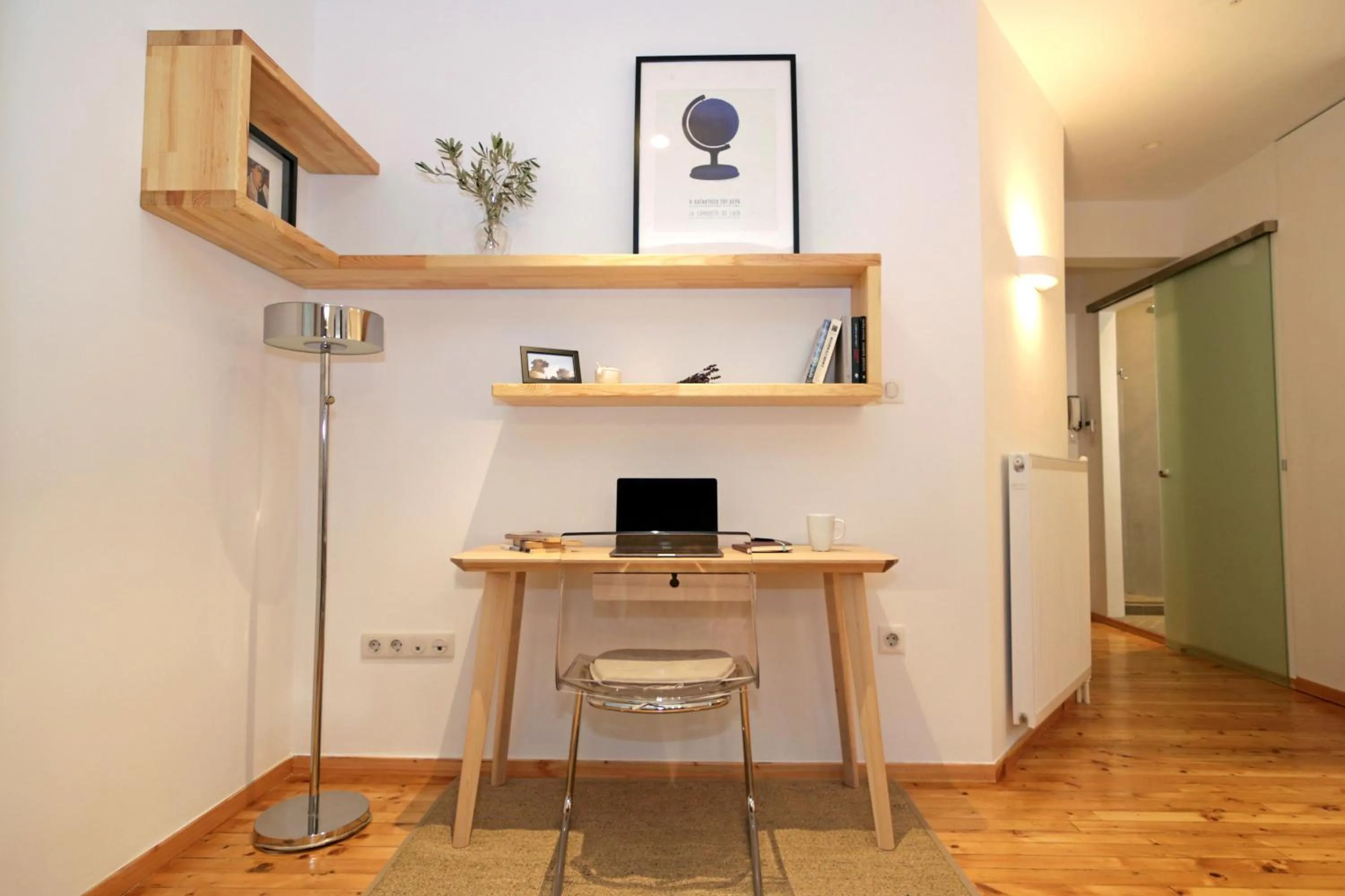 hair dresser in The 4 Travellers Thessaloniki