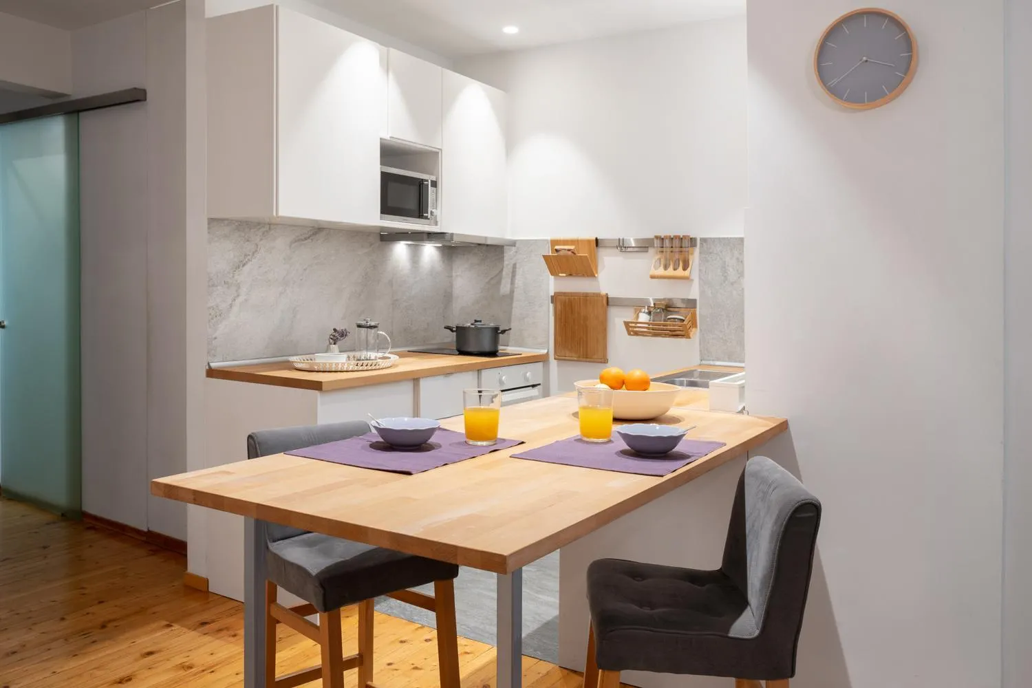 kitchen in The 4 Travellers Thessaloniki