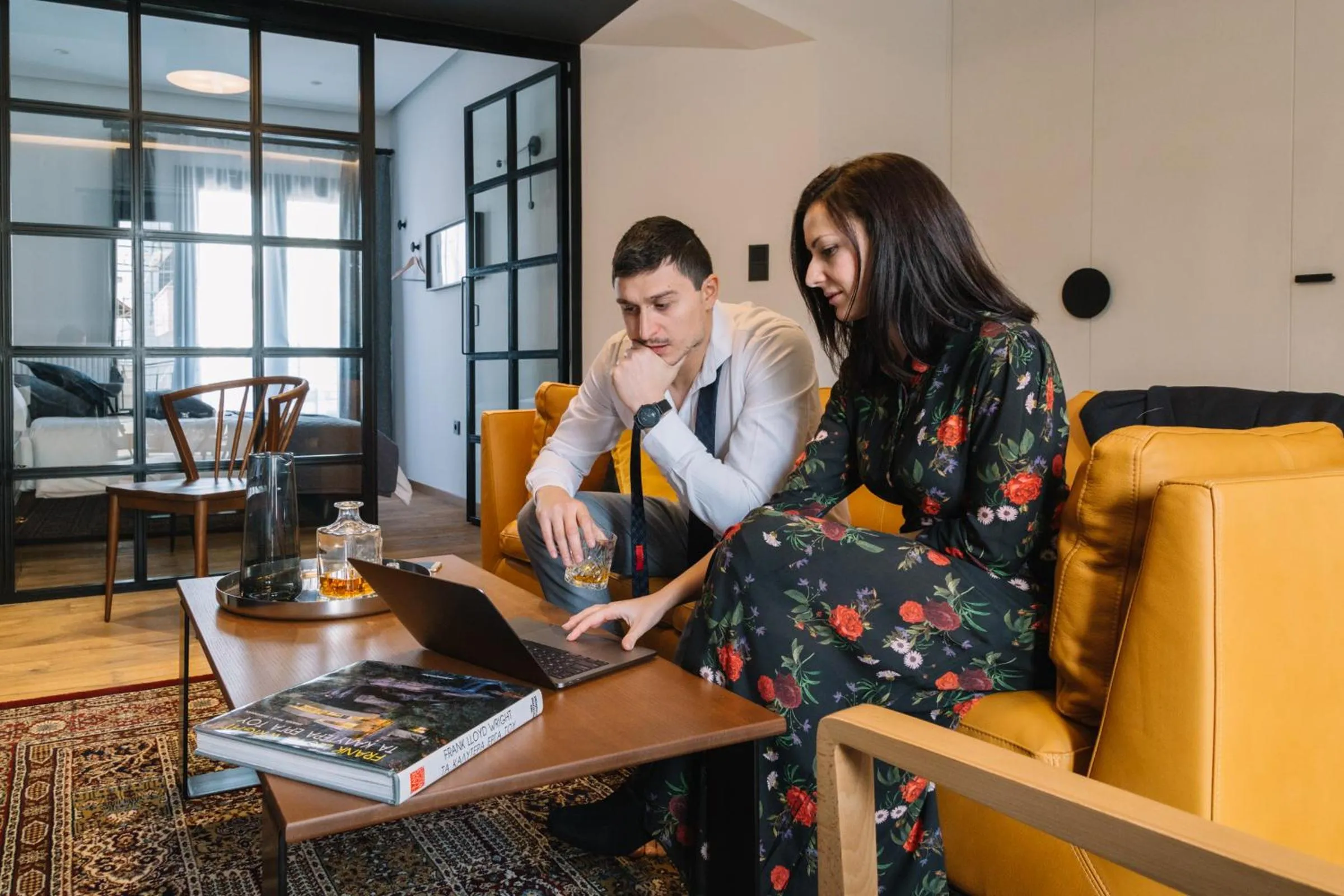 Seating area in The 4 Travellers Thessaloniki