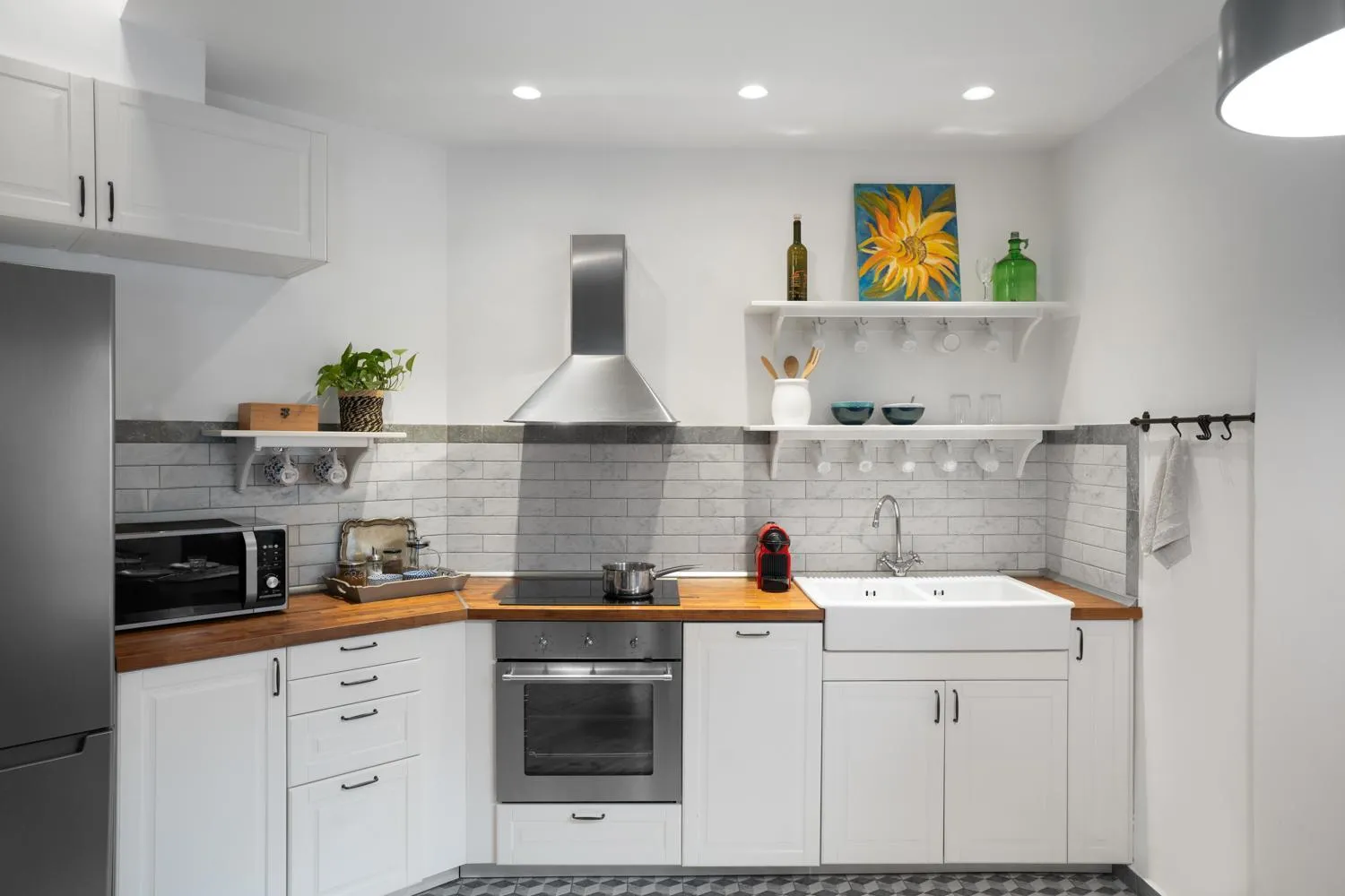 kitchen in The 4 Travellers Thessaloniki