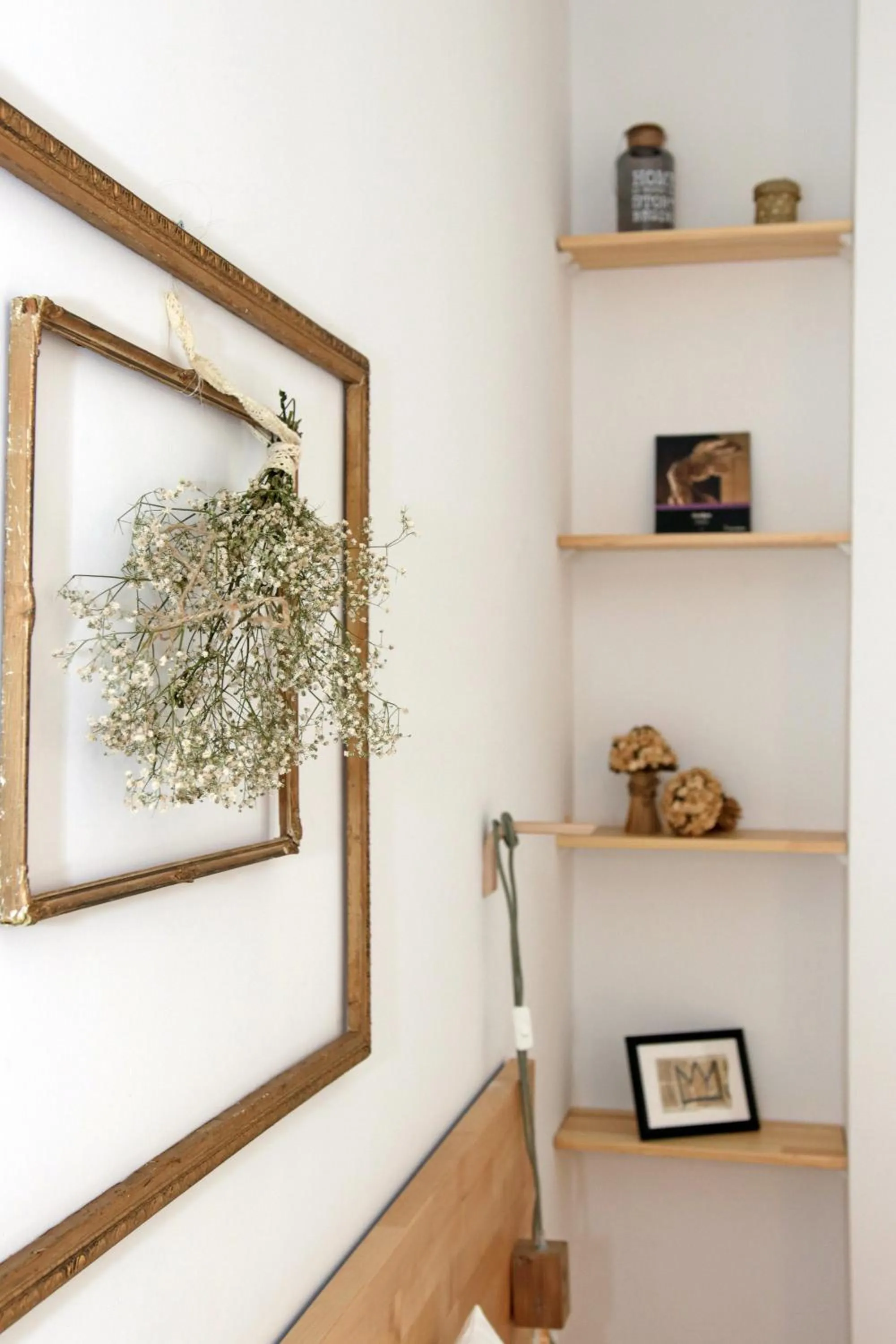 Decorative detail in The 4 Travellers Thessaloniki