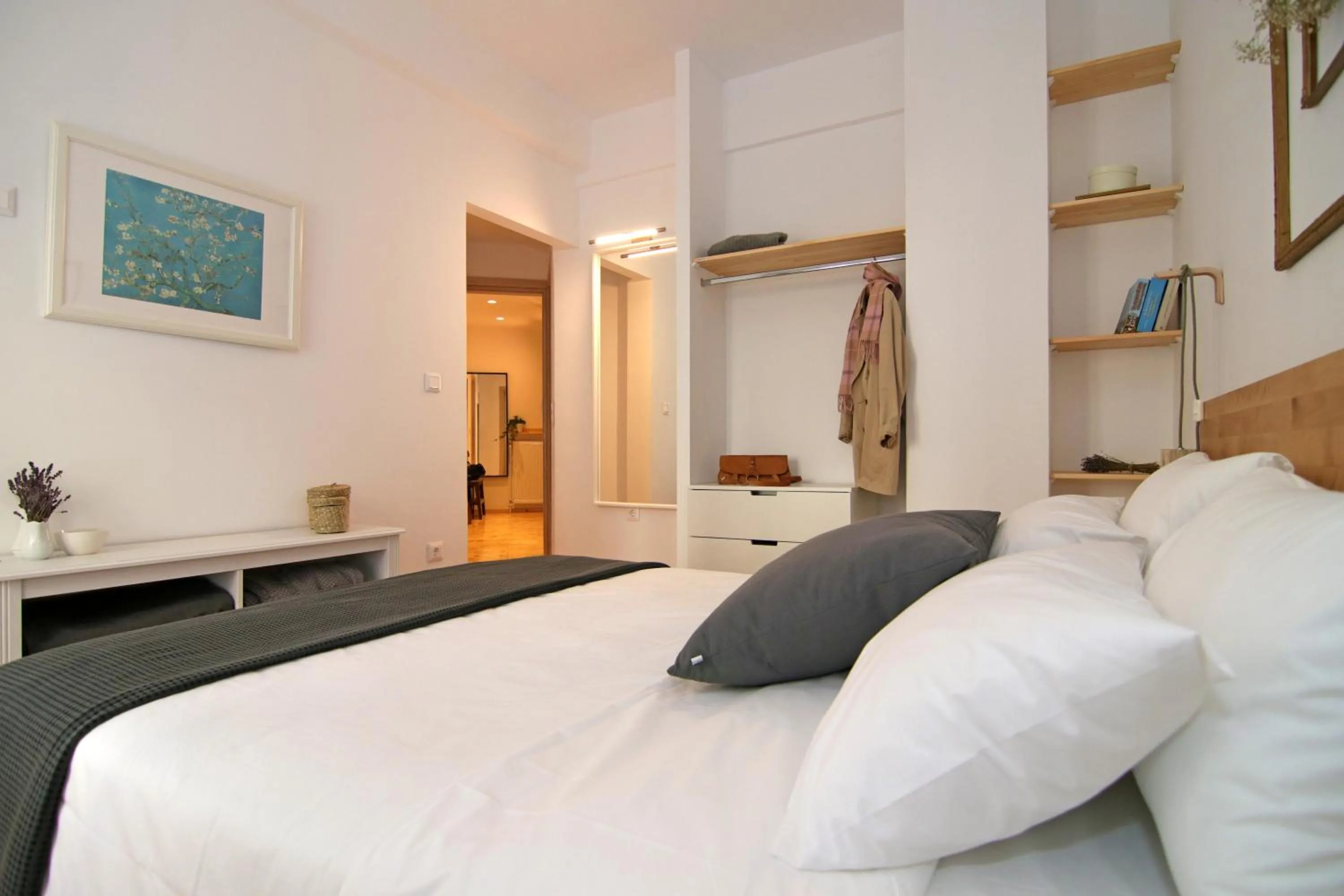 Bed in The 4 Travellers Thessaloniki