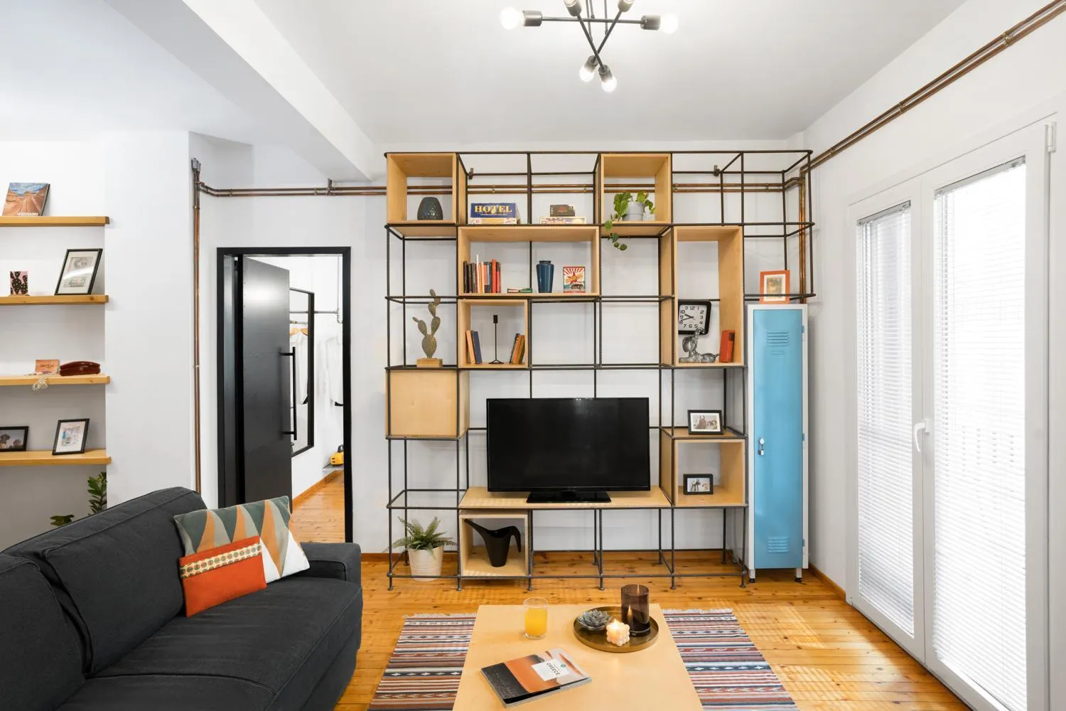 TV and multimedia in The 4 Travellers Thessaloniki