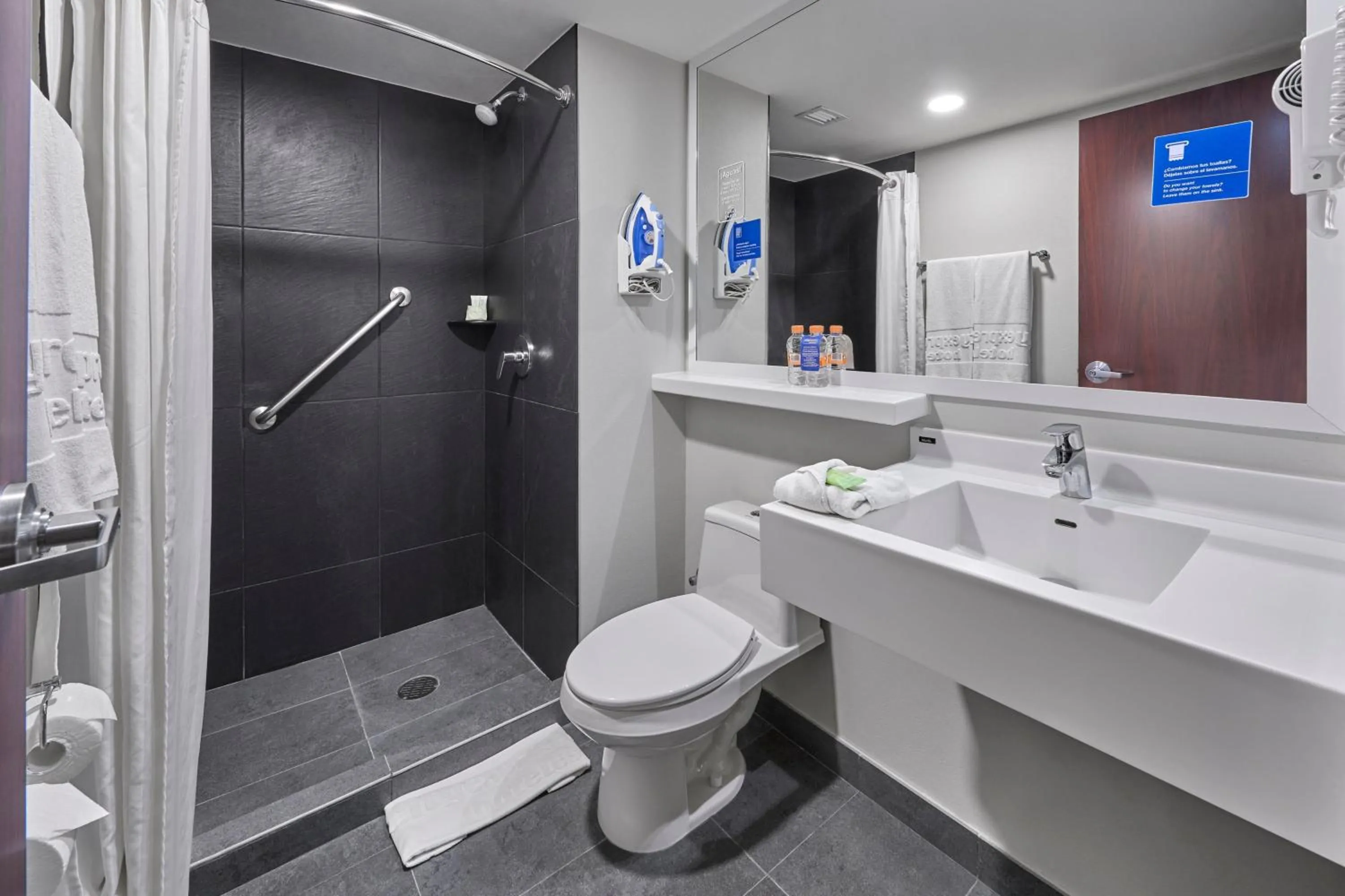 Bathroom in City Express by Marriott Monterrey Aeropuerto