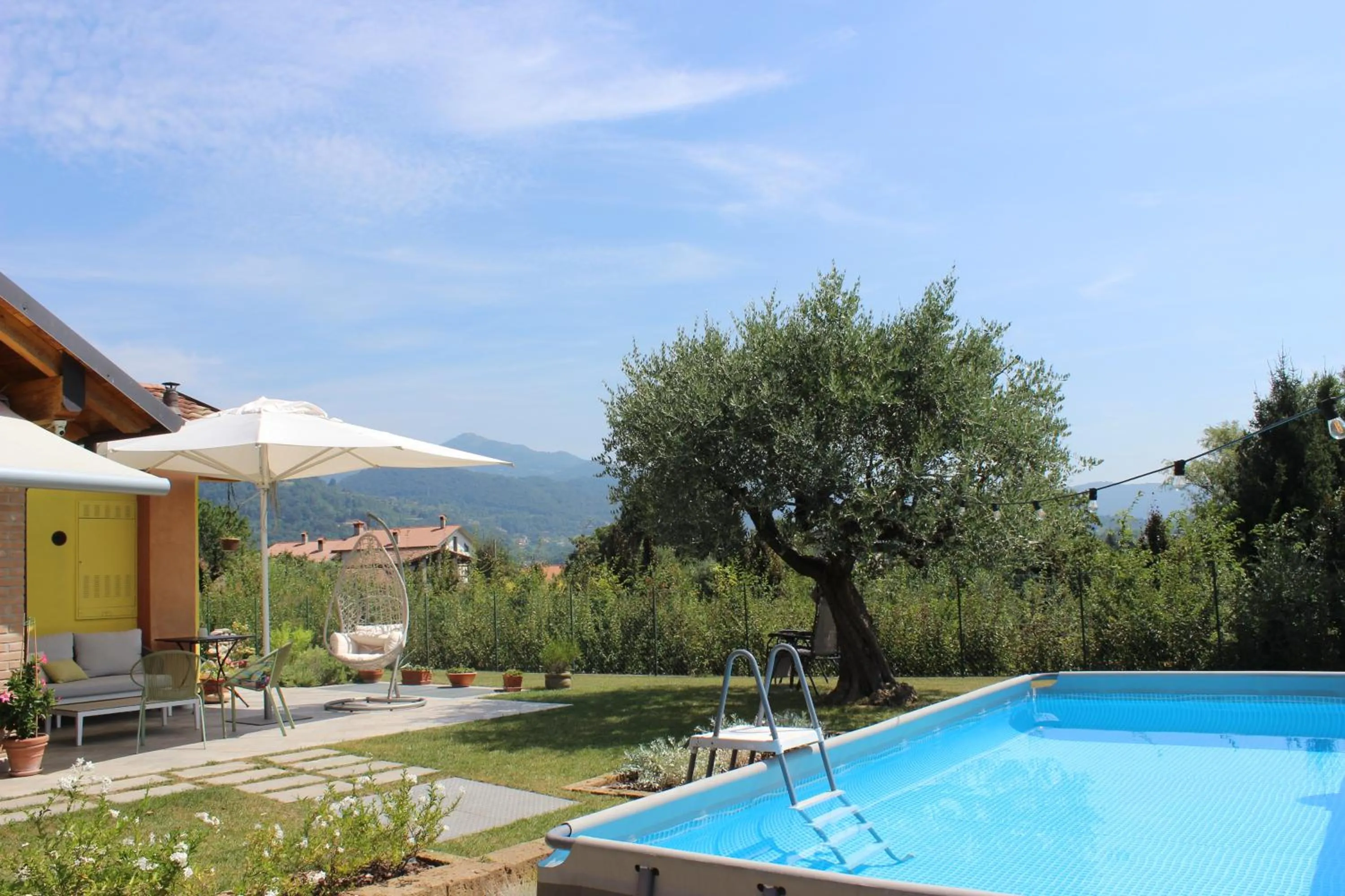 Swimming pool in Due Lune B&B