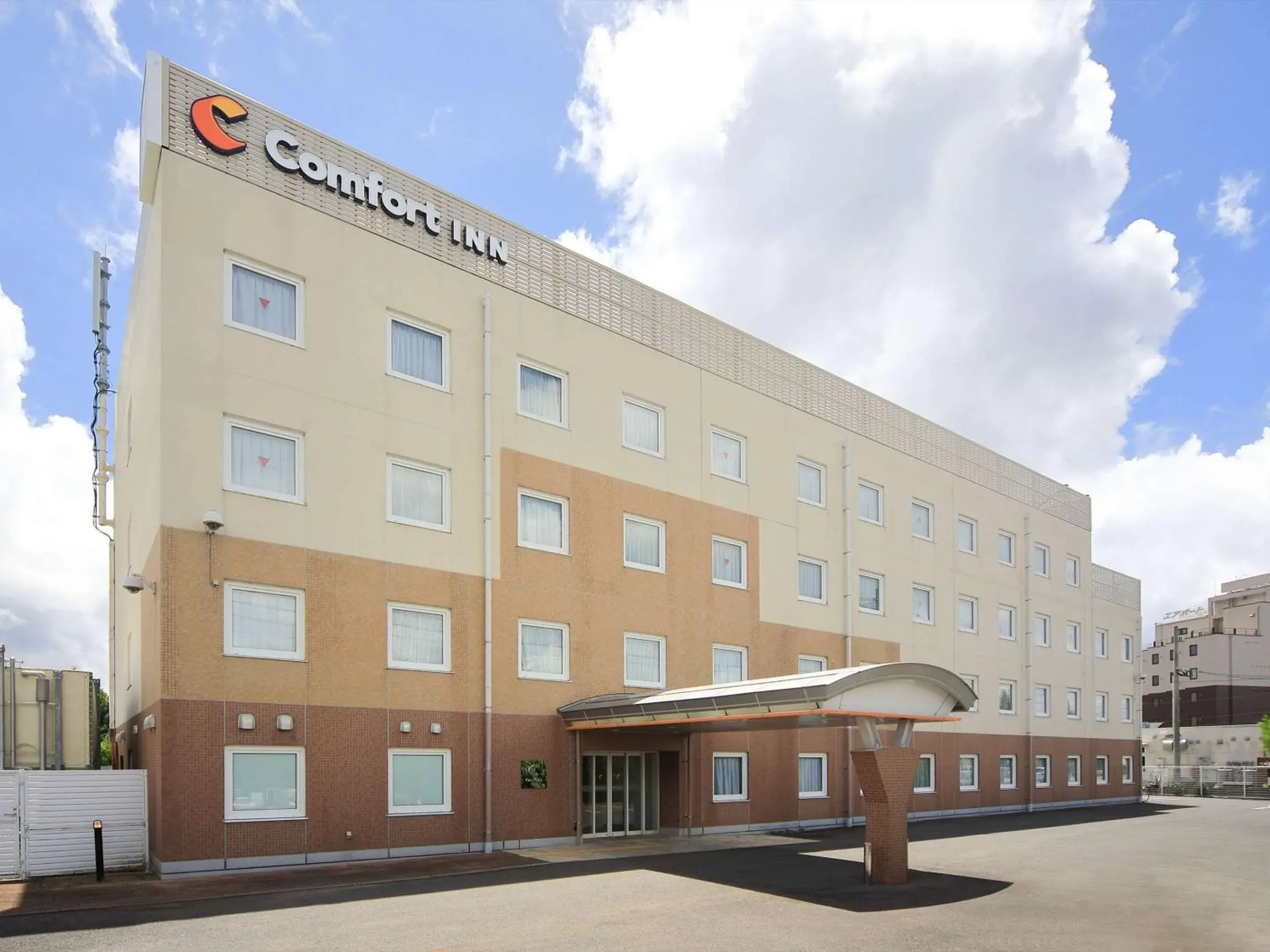 Property building in Comfort Inn Nagasaki Airport Property building in Comfort Inn Nagasaki Airport