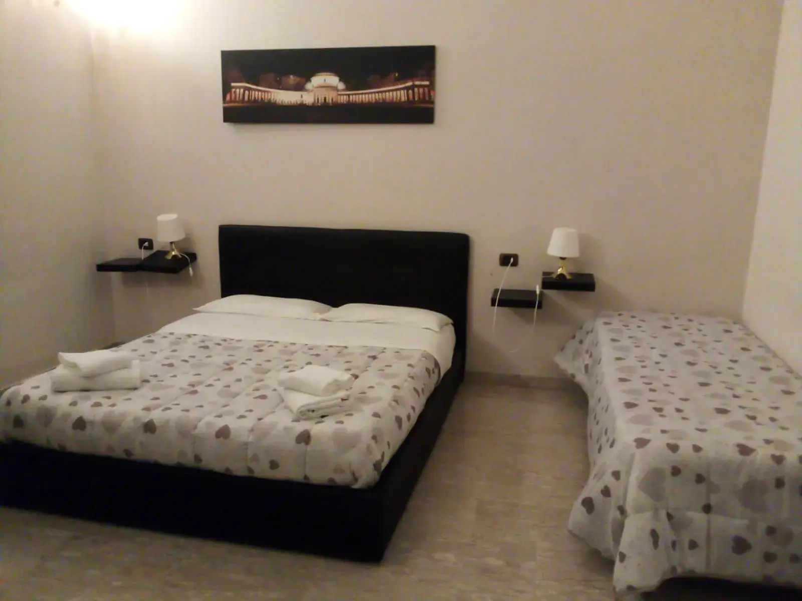 Triple Room with Private Bathroom in LA dimora di re Ferdinando Triple Room with Private Bathroom in LA dimora di re Ferdinando