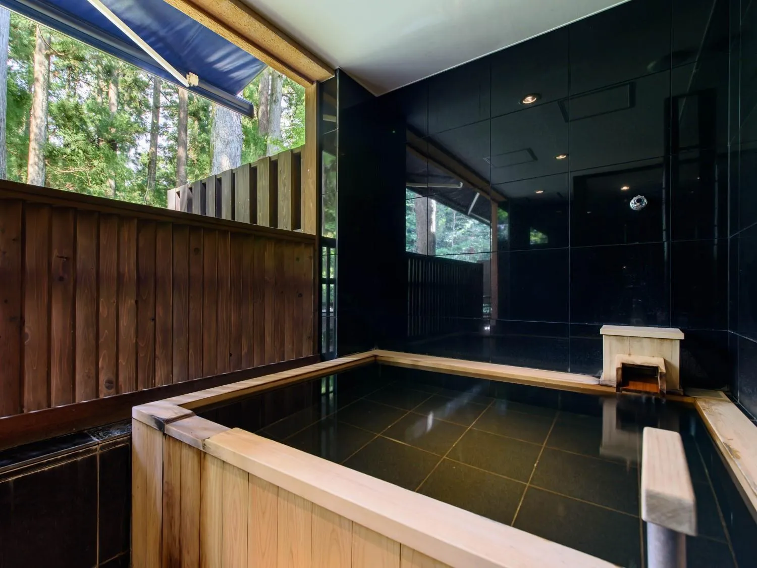 Bathroom in Hakone Suishoen