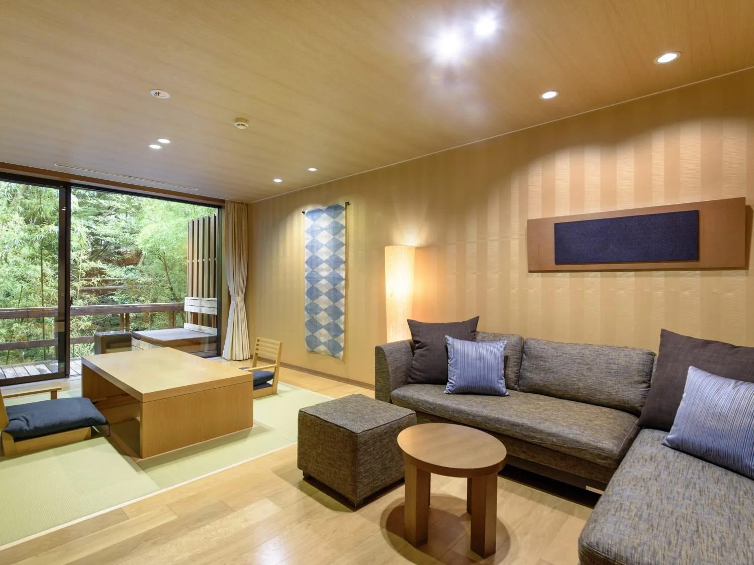 Seating area in Hakone Suishoen