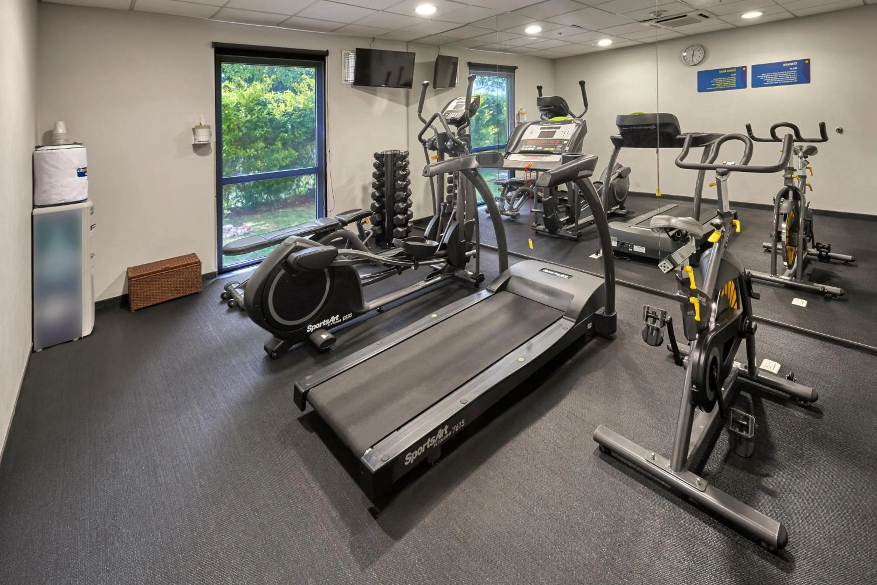 Fitness centre/facilities in City Express by Marriott Monterrey Santa Catarina