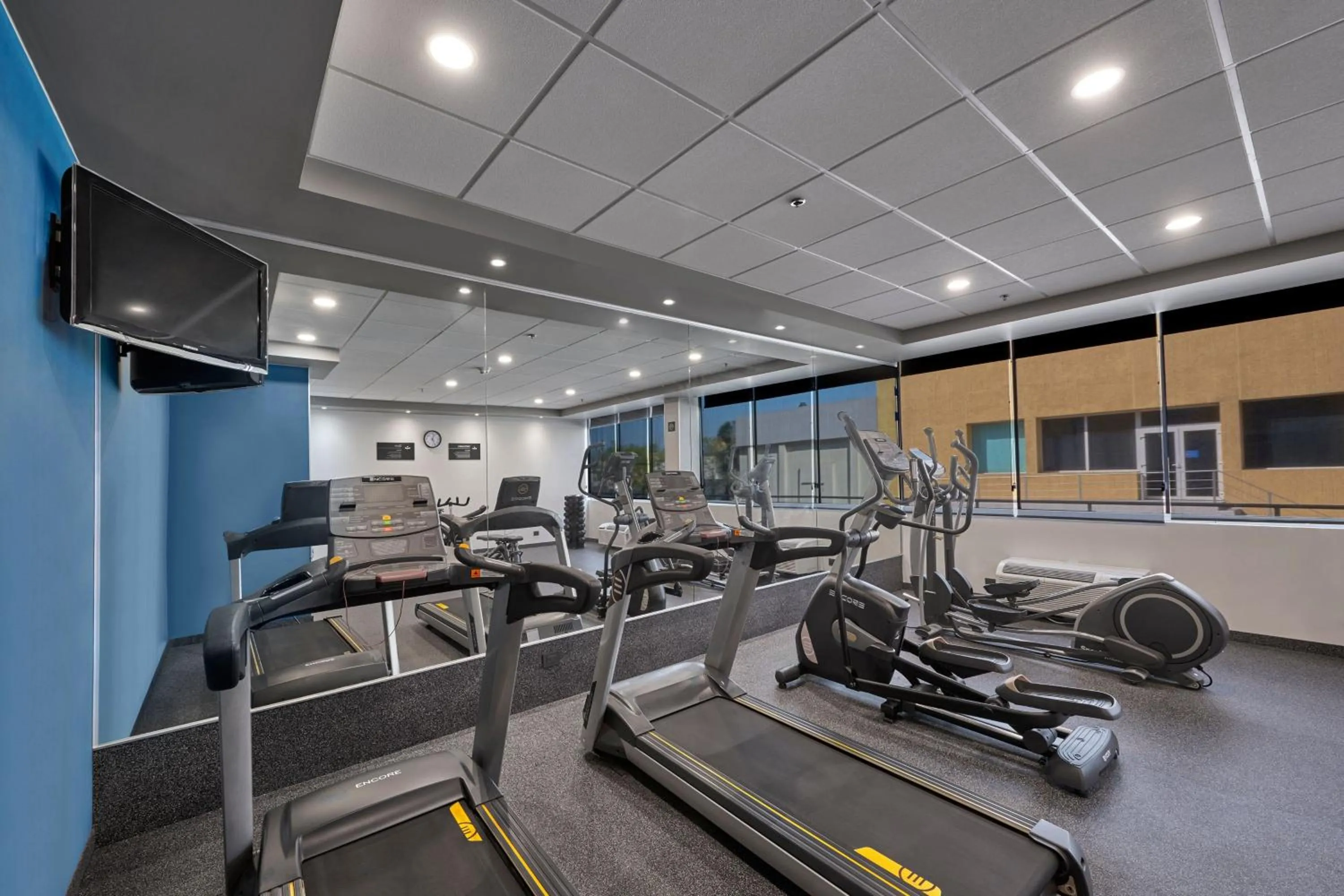Fitness centre/facilities in City Express by Marriott Monterrey Santa Catarina