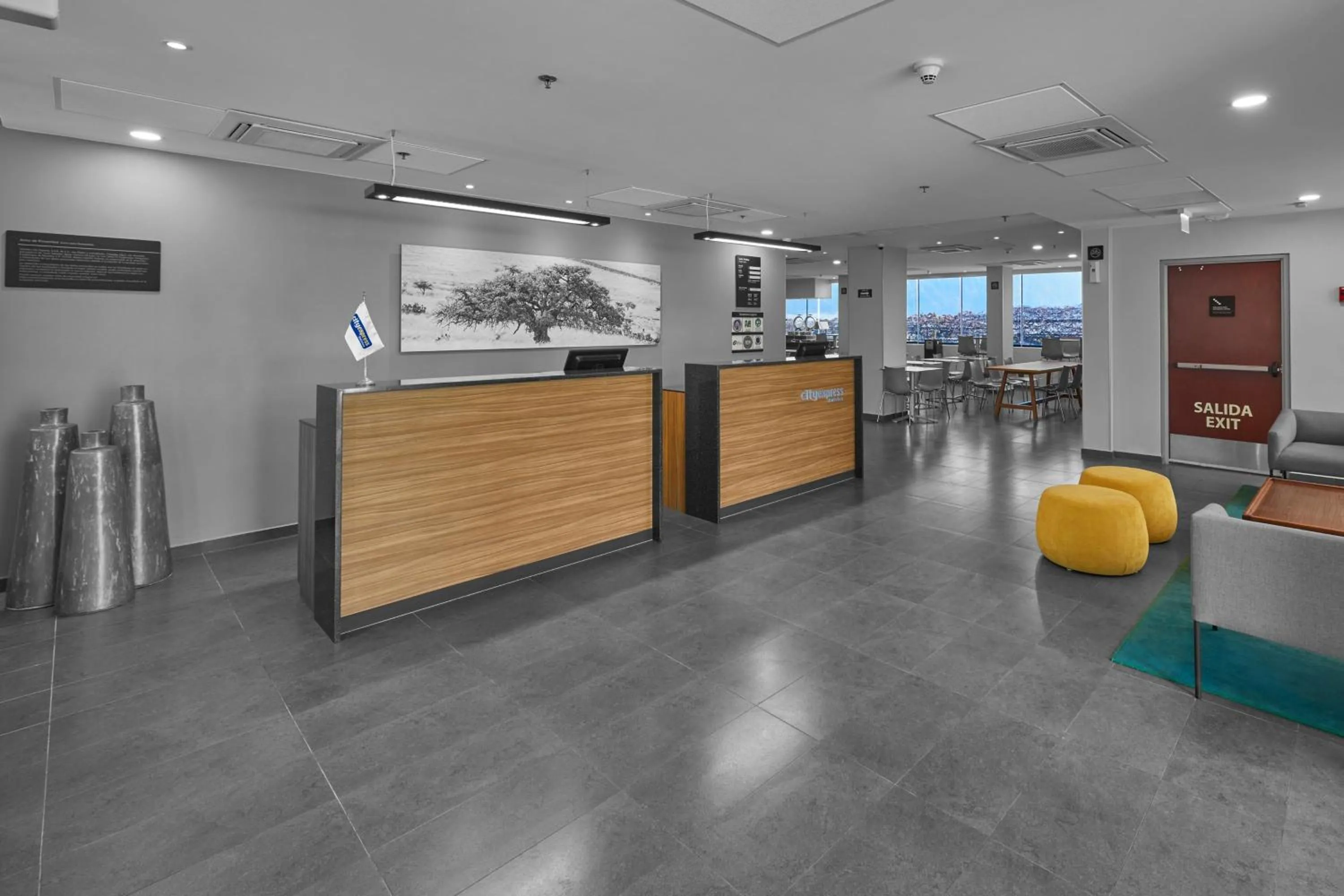 Lobby or reception in City Express by Marriott Monterrey Santa Catarina