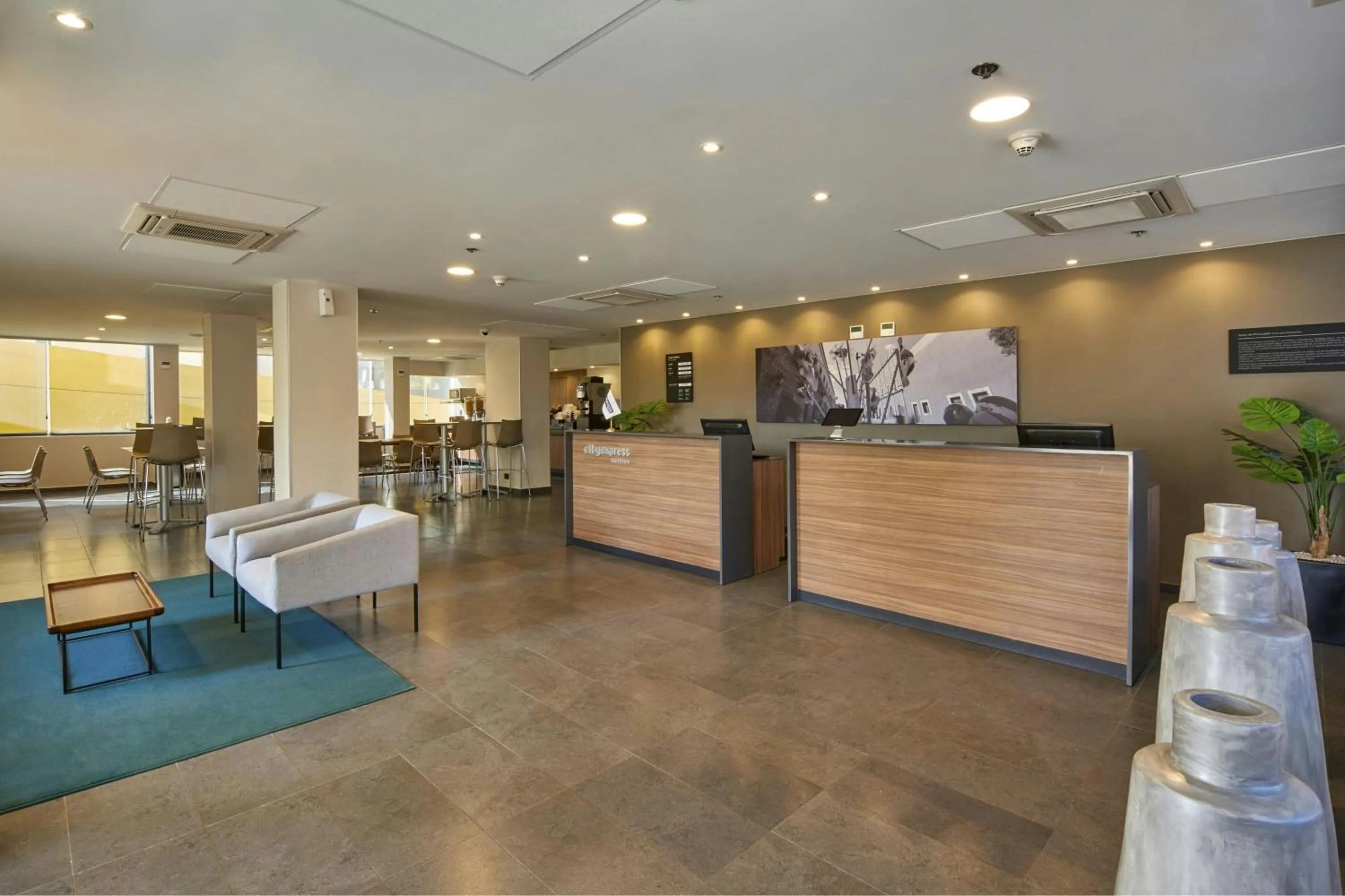 Lobby or reception in City Express by Marriott Monterrey Santa Catarina