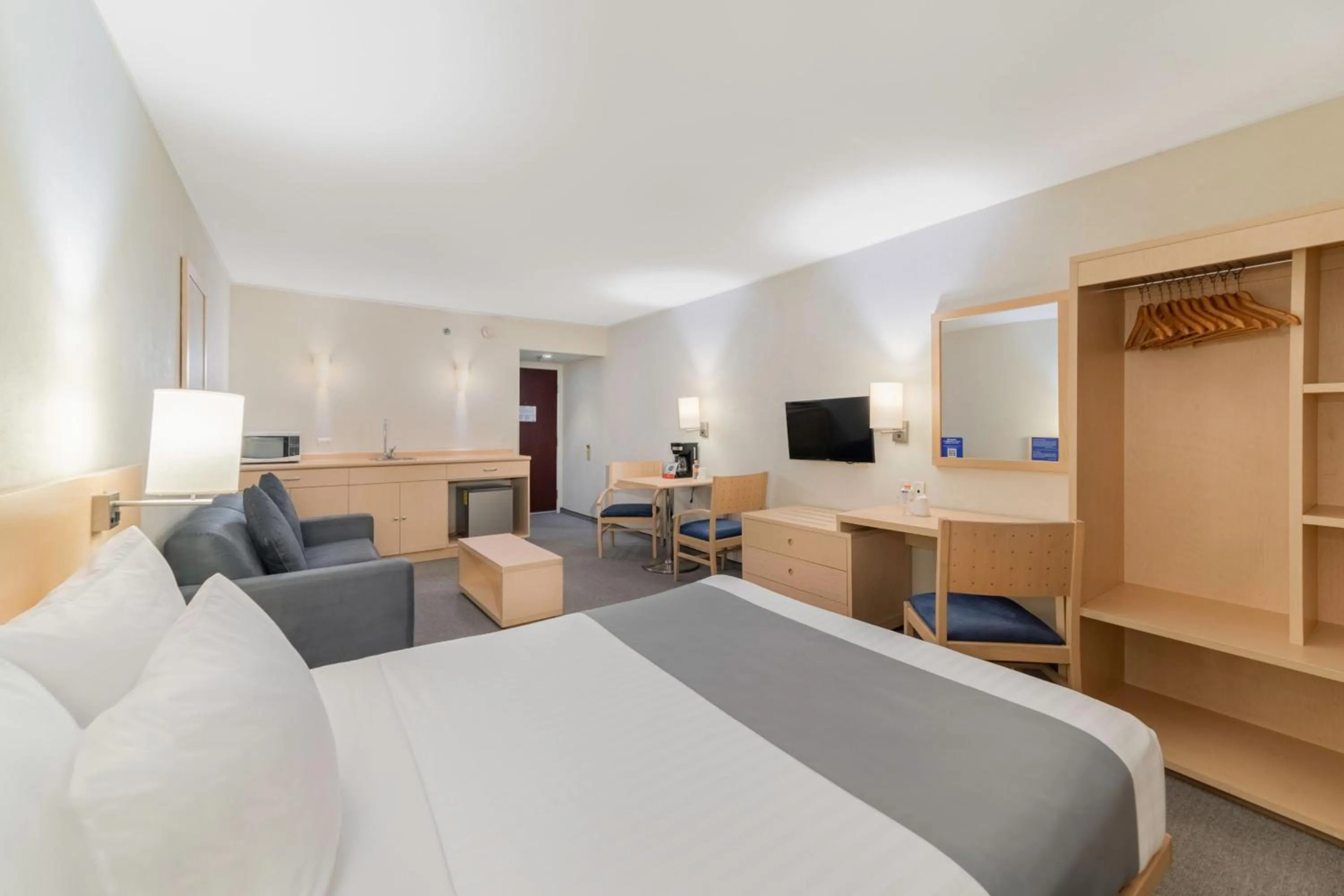 Photo of the whole room, Bed in City Express by Marriott Nogales